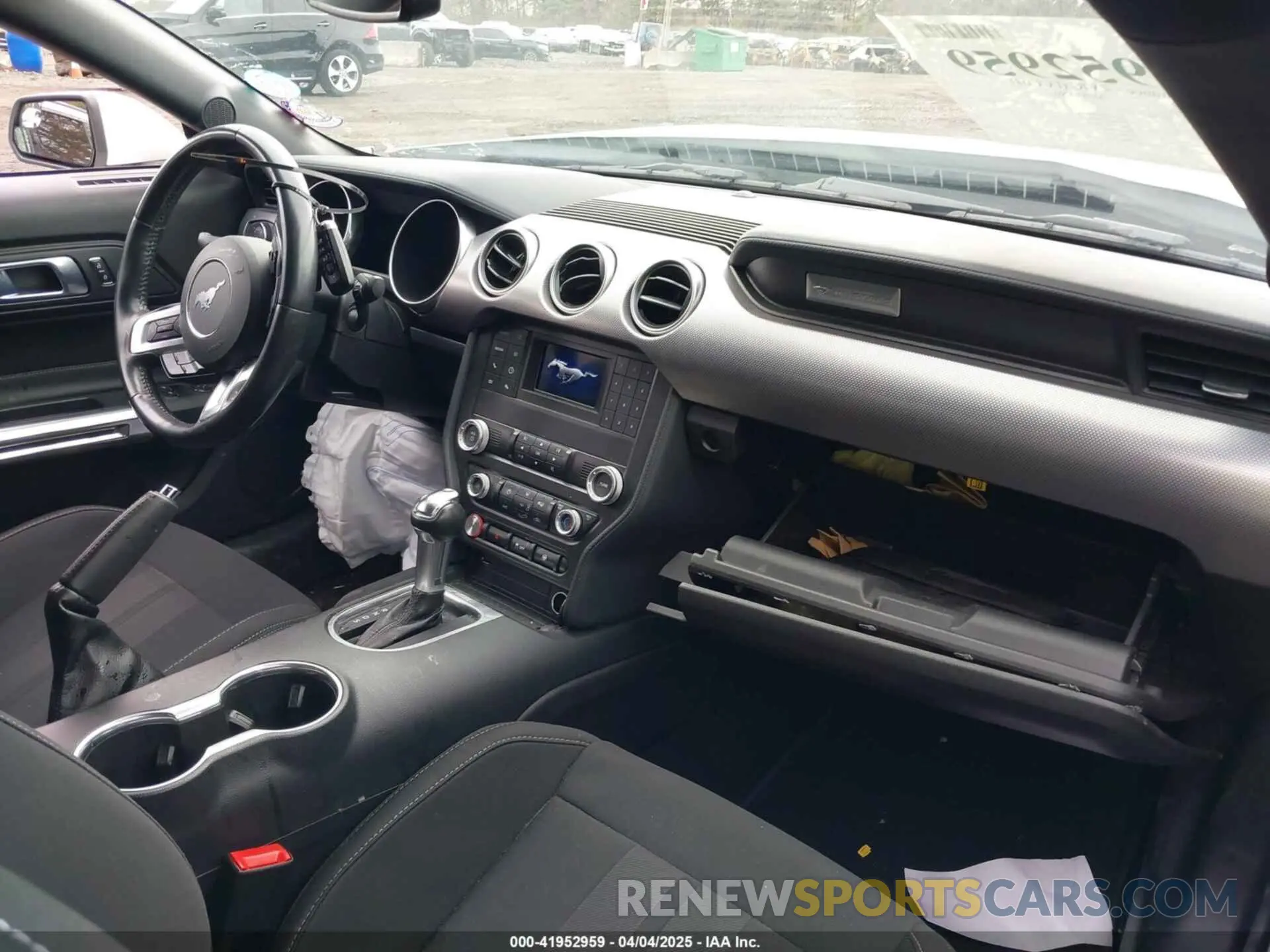 5 Photograph of a damaged car 1FA6P8CF2K5103419 FORD MUSTANG 2019