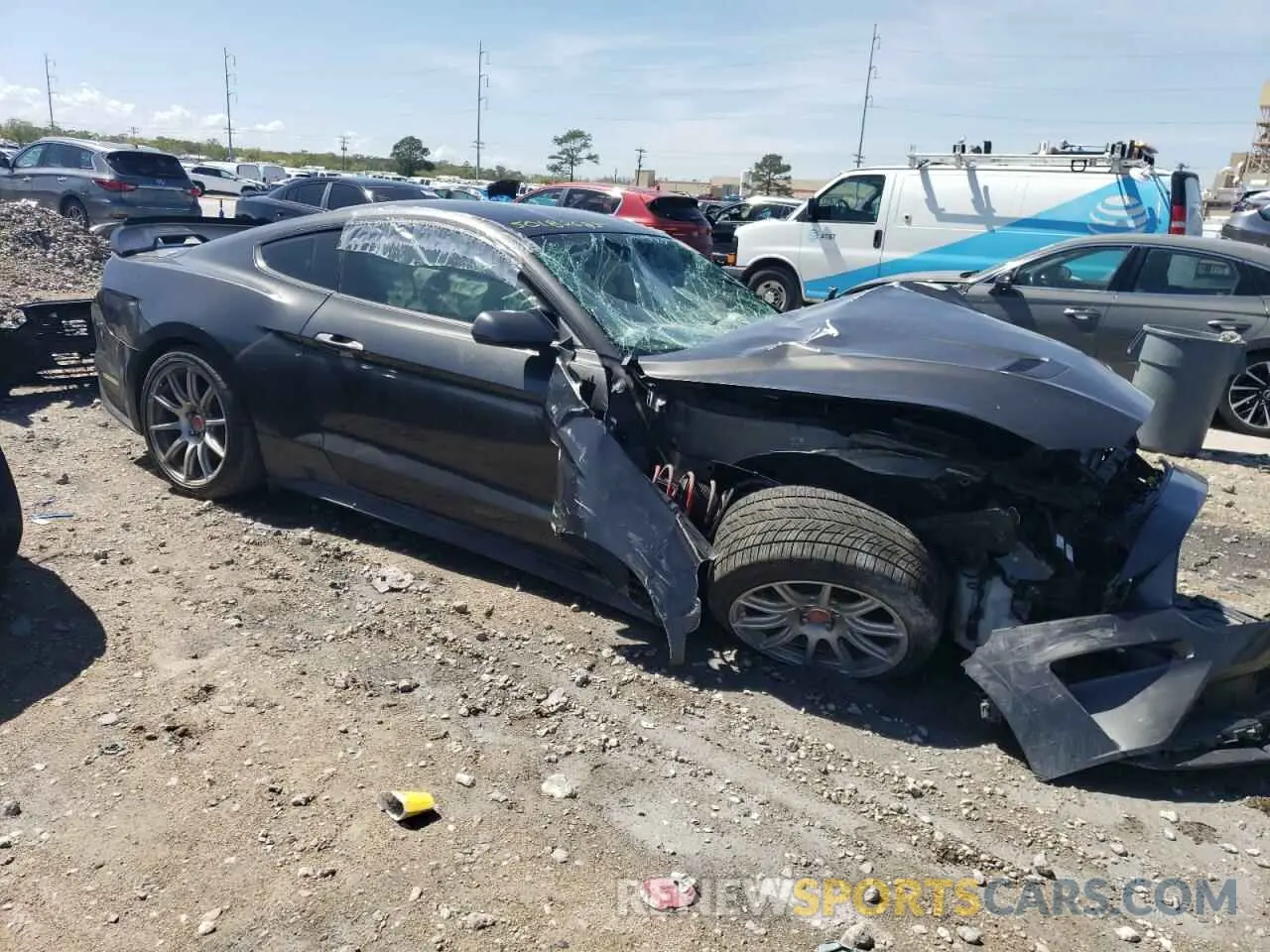 4 Photograph of a damaged car 1FA6P8CF2K5104120 FORD MUSTANG 2019