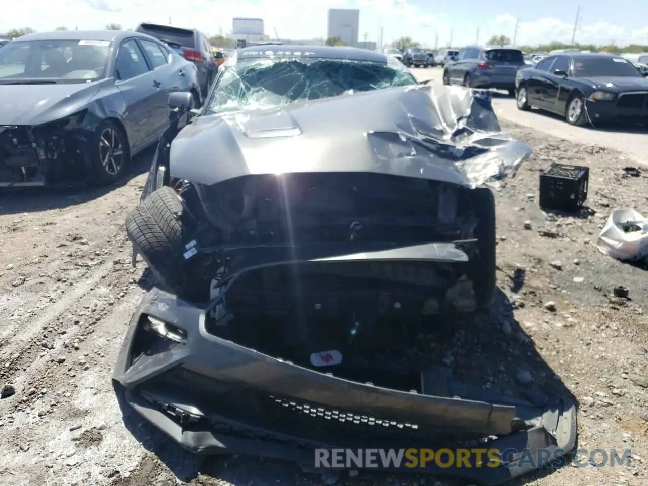 5 Photograph of a damaged car 1FA6P8CF2K5104120 FORD MUSTANG 2019