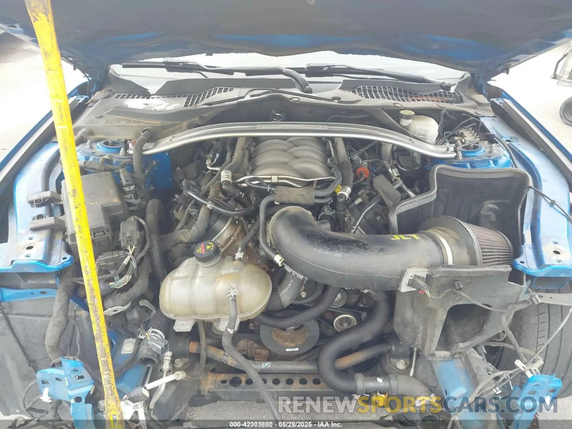 10 Photograph of a damaged car 1FA6P8CF2K5141734 FORD MUSTANG 2019
