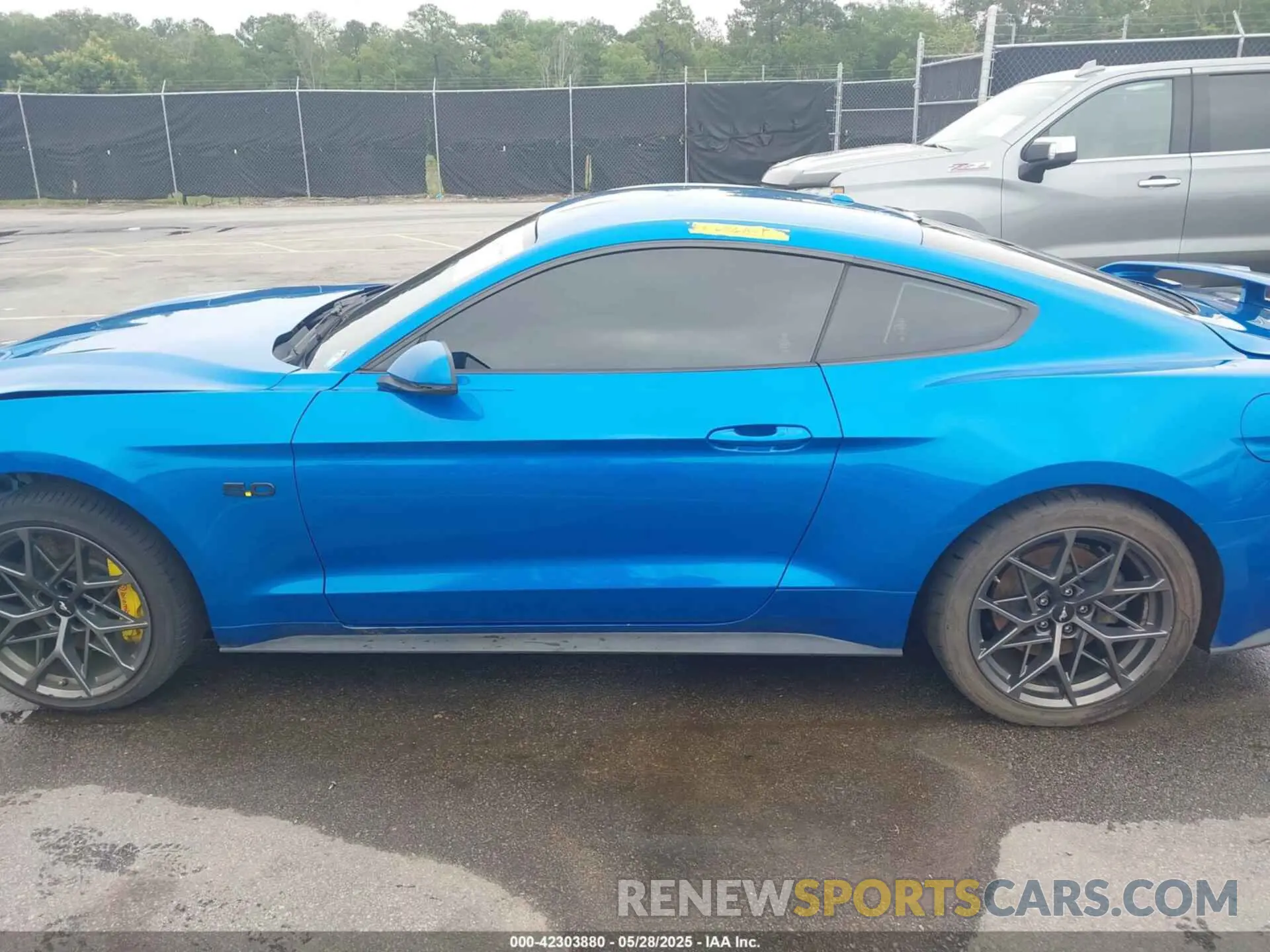 15 Photograph of a damaged car 1FA6P8CF2K5141734 FORD MUSTANG 2019