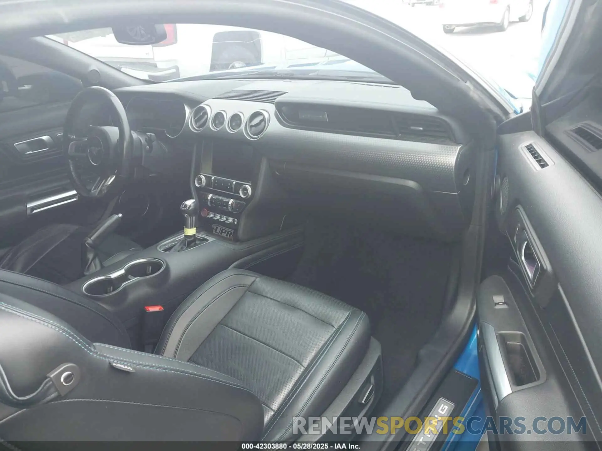 5 Photograph of a damaged car 1FA6P8CF2K5141734 FORD MUSTANG 2019