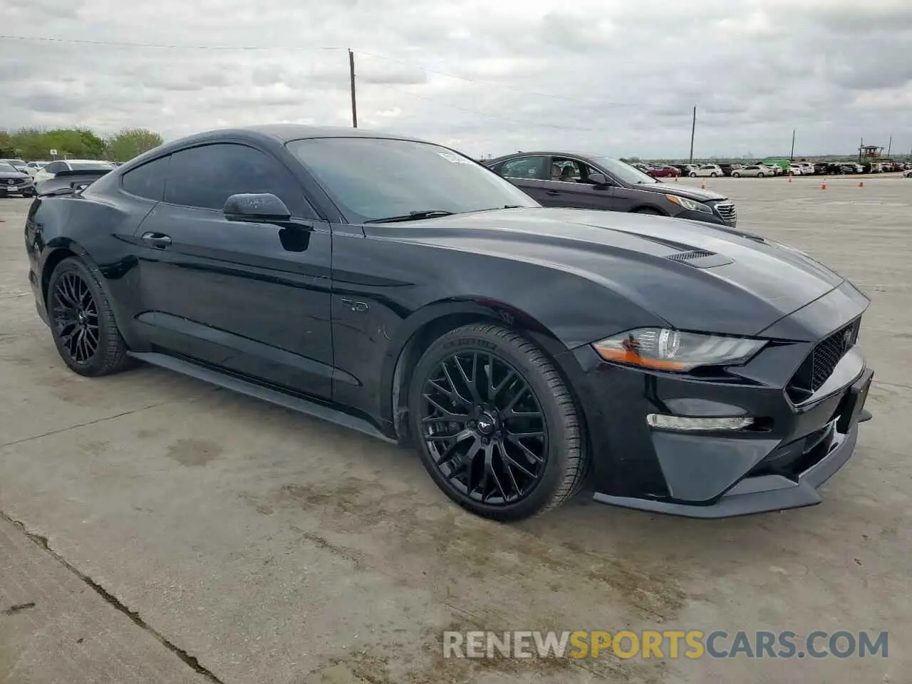 4 Photograph of a damaged car 1FA6P8CF3K5108905 FORD MUSTANG 2019