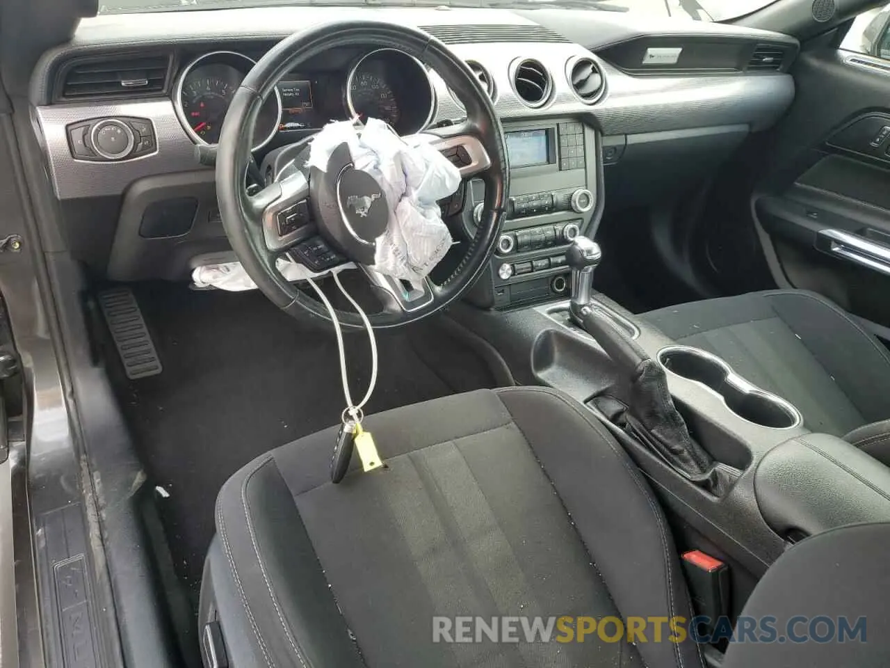 8 Photograph of a damaged car 1FA6P8CF3K5202007 FORD MUSTANG 2019
