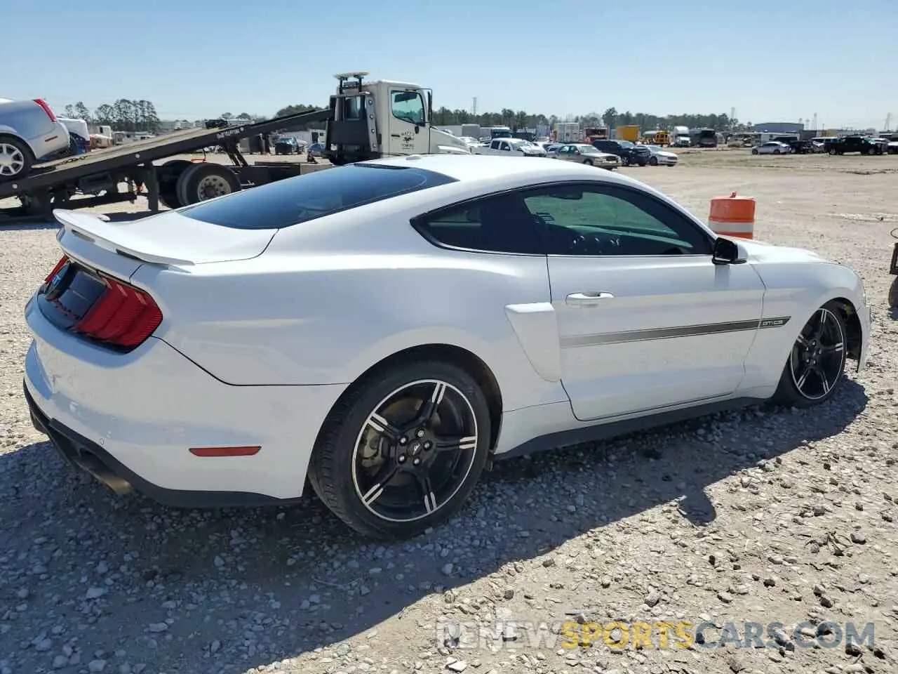 3 Photograph of a damaged car 1FA6P8CF4K5125387 FORD MUSTANG 2019