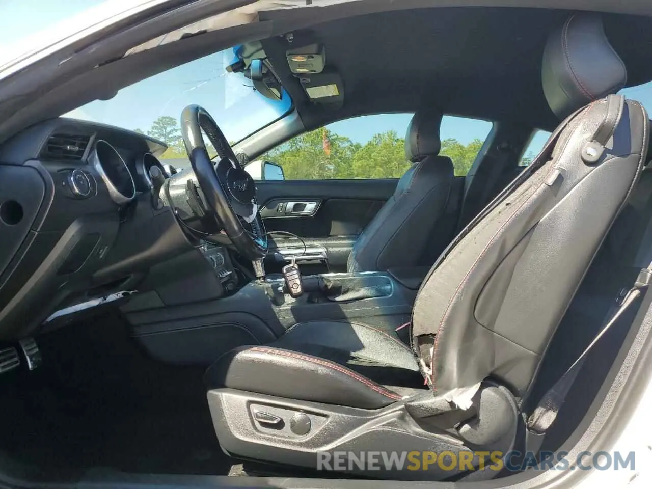 7 Photograph of a damaged car 1FA6P8CF4K5125387 FORD MUSTANG 2019