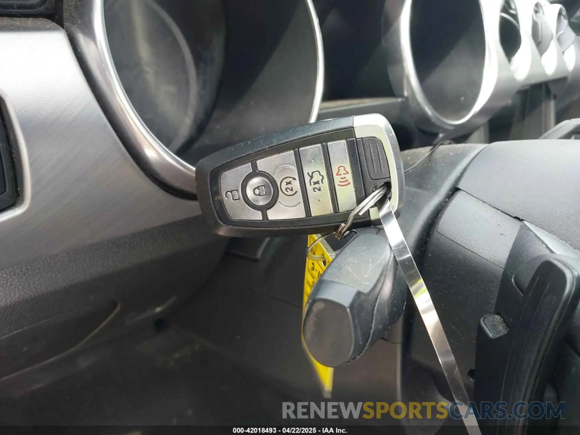 11 Photograph of a damaged car 1FA6P8CF4K5144134 FORD MUSTANG 2019