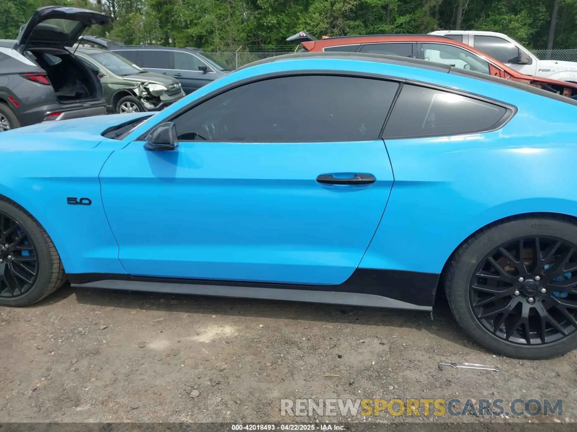 15 Photograph of a damaged car 1FA6P8CF4K5144134 FORD MUSTANG 2019