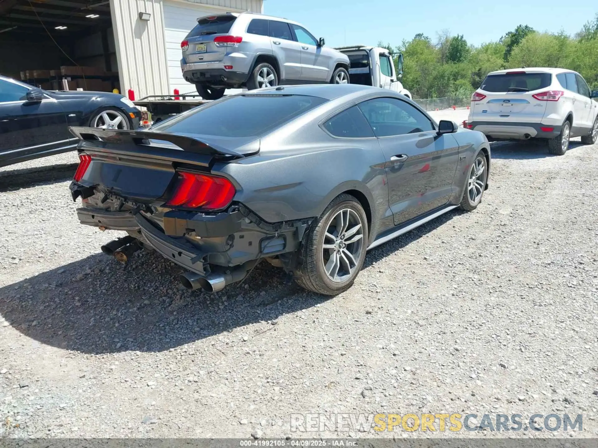 4 Photograph of a damaged car 1FA6P8CF4K5146658 FORD MUSTANG 2019