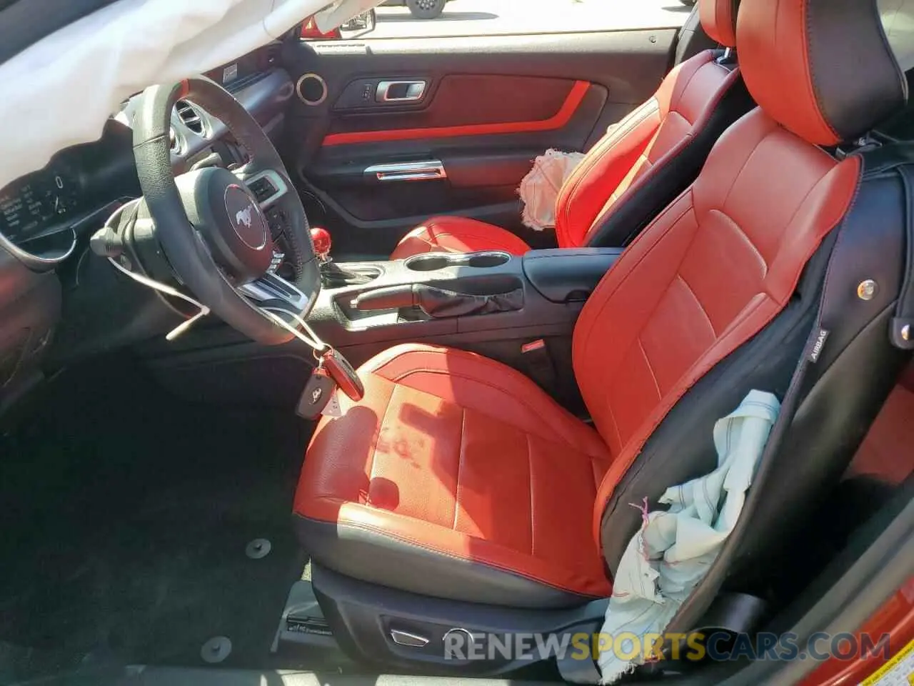 7 Photograph of a damaged car 1FA6P8CF4K5161211 FORD MUSTANG 2019