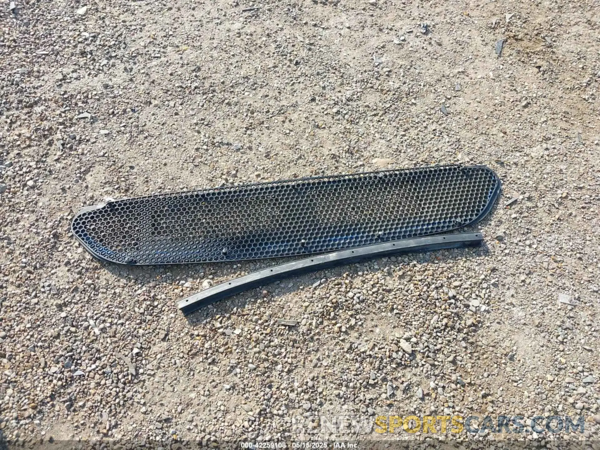 12 Photograph of a damaged car 1FA6P8CF4K5191468 FORD MUSTANG 2019