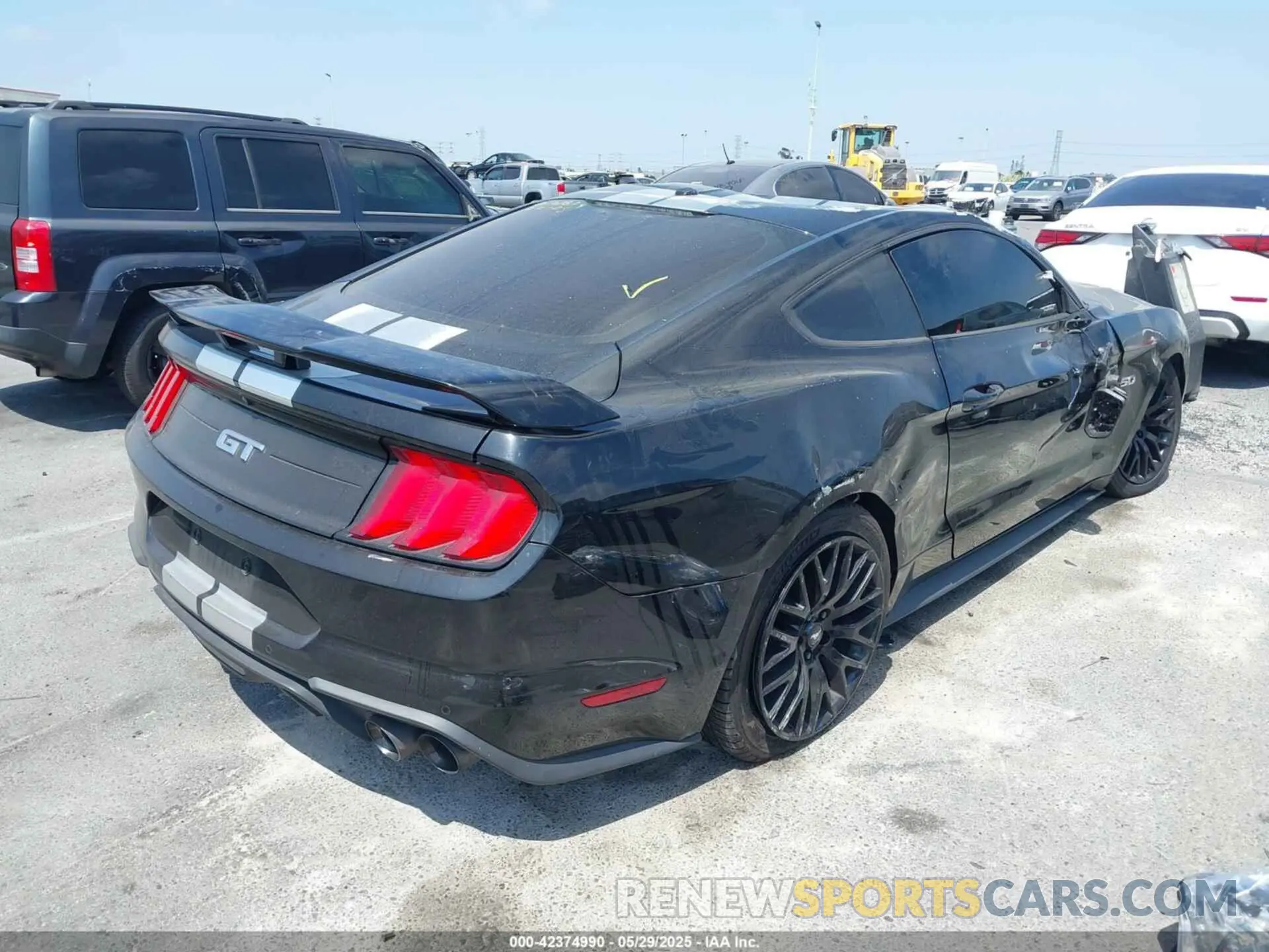 4 Photograph of a damaged car 1FA6P8CF5K5123387 FORD MUSTANG 2019