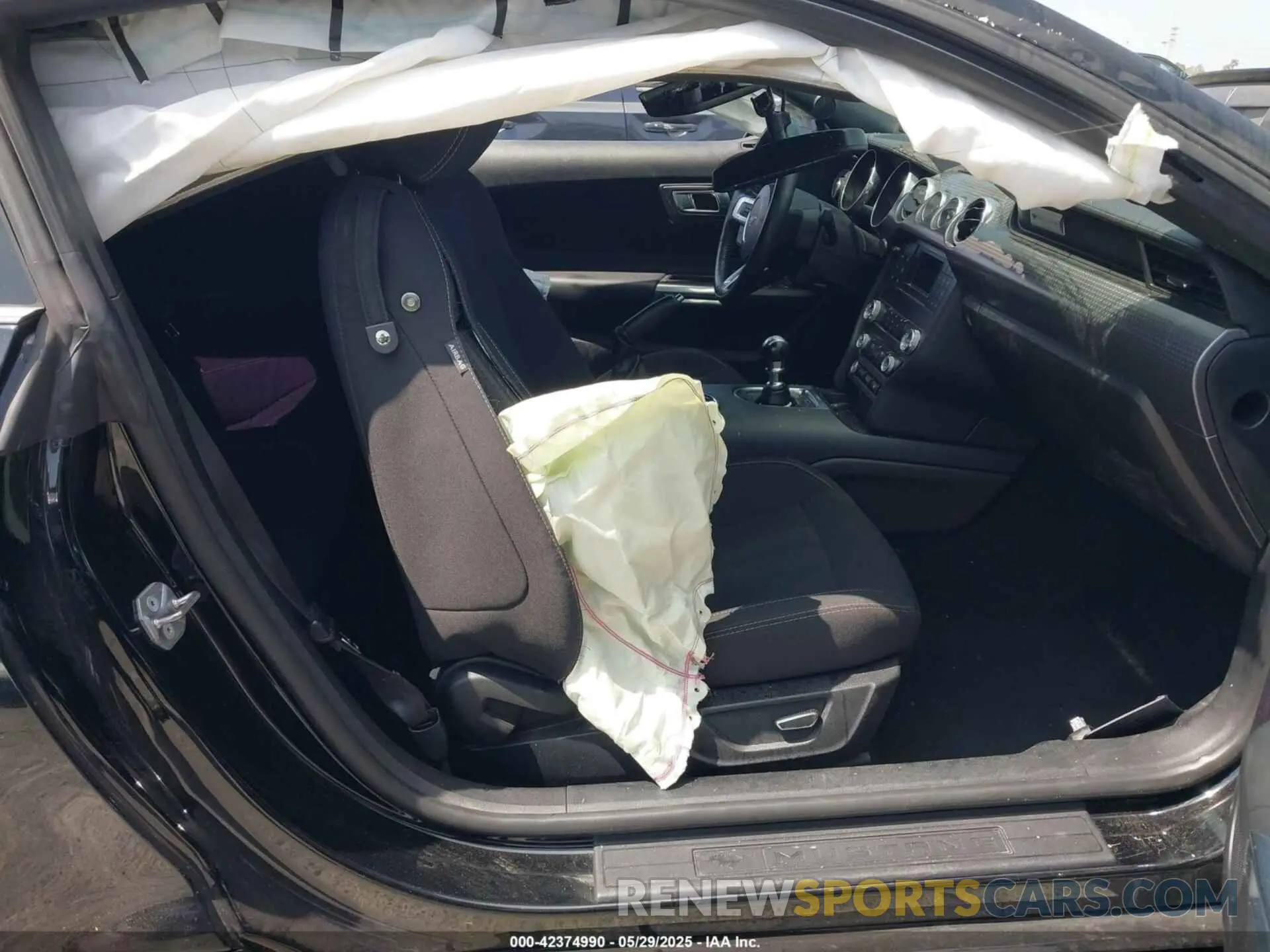 5 Photograph of a damaged car 1FA6P8CF5K5123387 FORD MUSTANG 2019
