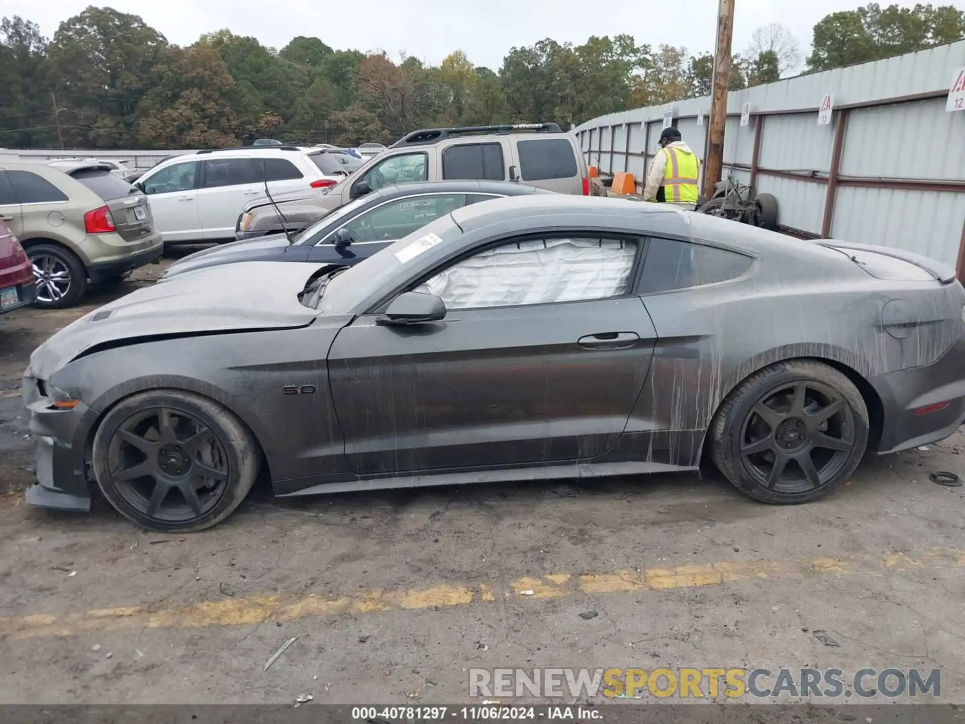 14 Photograph of a damaged car 1FA6P8CF5K5132235 FORD MUSTANG 2019