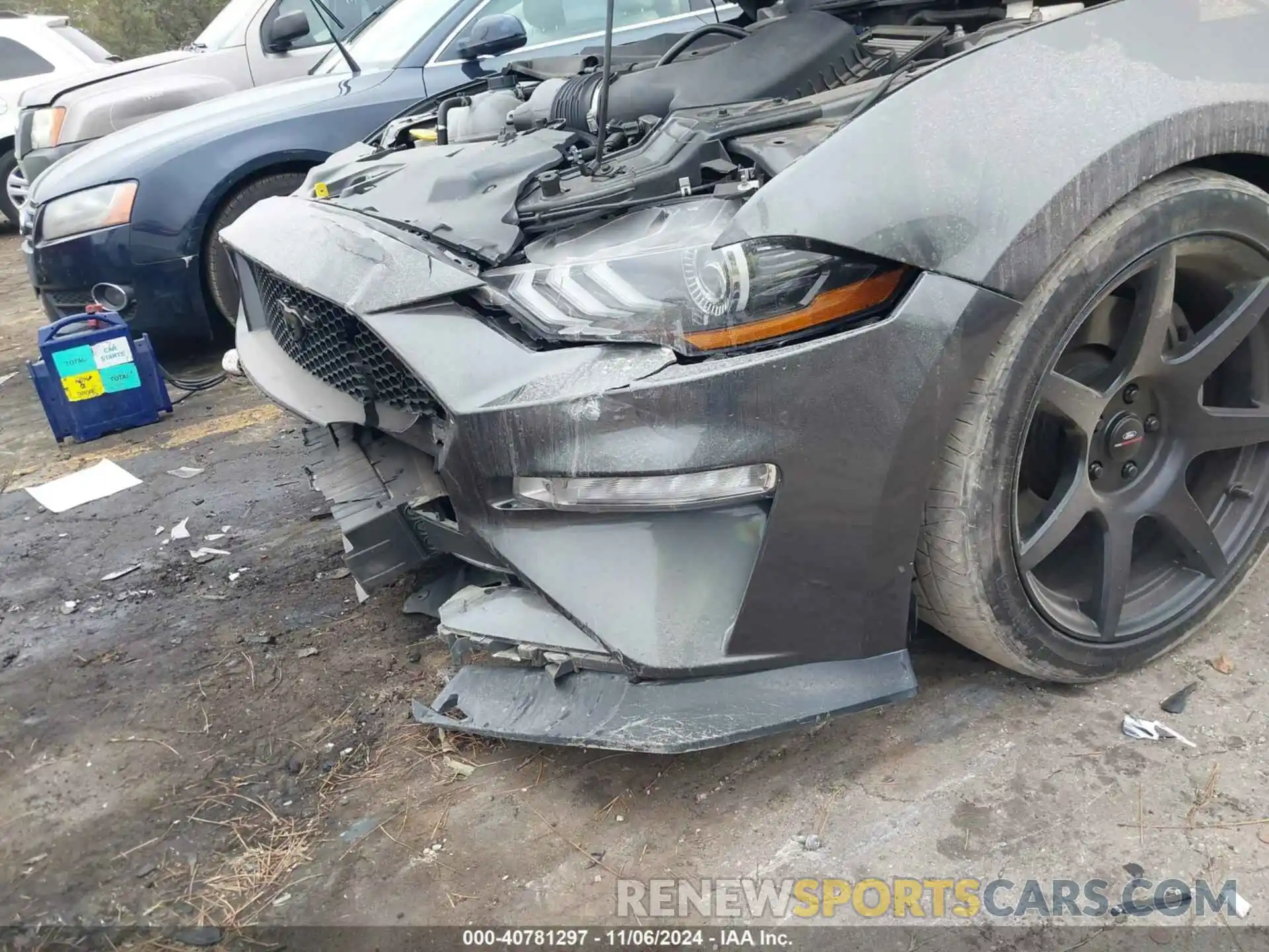 18 Photograph of a damaged car 1FA6P8CF5K5132235 FORD MUSTANG 2019