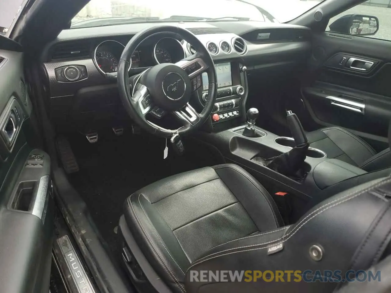 8 Photograph of a damaged car 1FA6P8CF5K5174615 FORD MUSTANG 2019