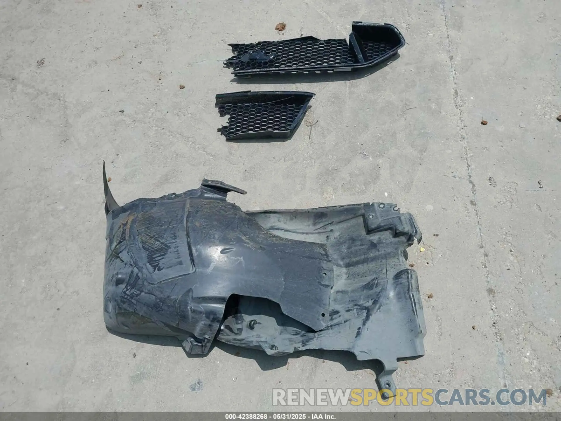 12 Photograph of a damaged car 1FA6P8CF5K5192418 FORD MUSTANG 2019