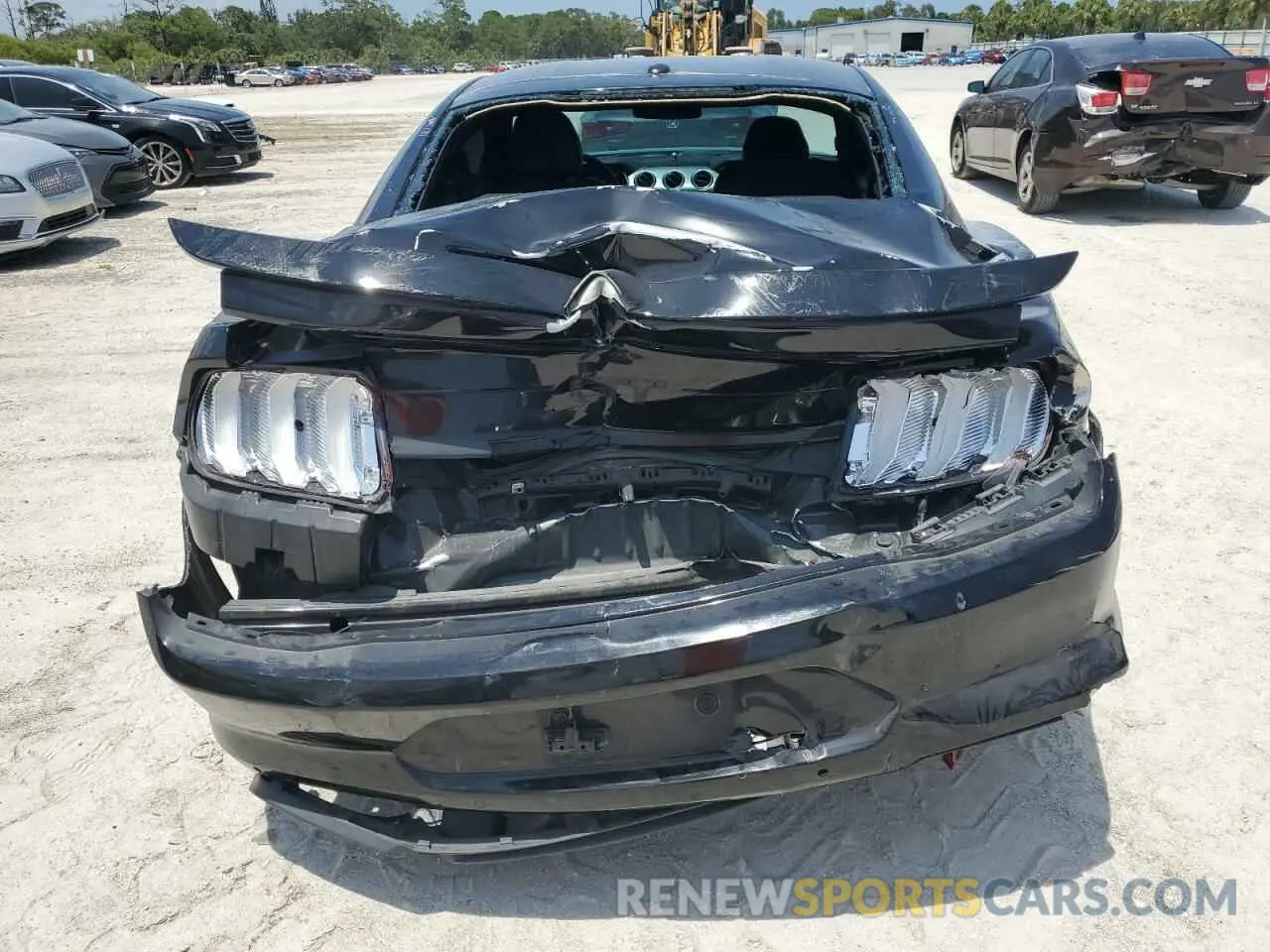 6 Photograph of a damaged car 1FA6P8CF6K5122362 FORD MUSTANG 2019