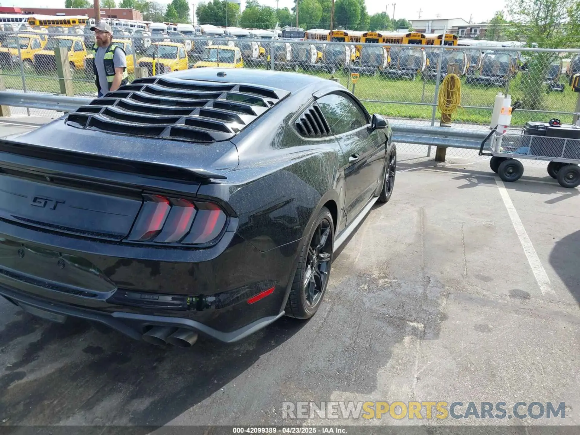 4 Photograph of a damaged car 1FA6P8CF6K5146855 FORD MUSTANG 2019