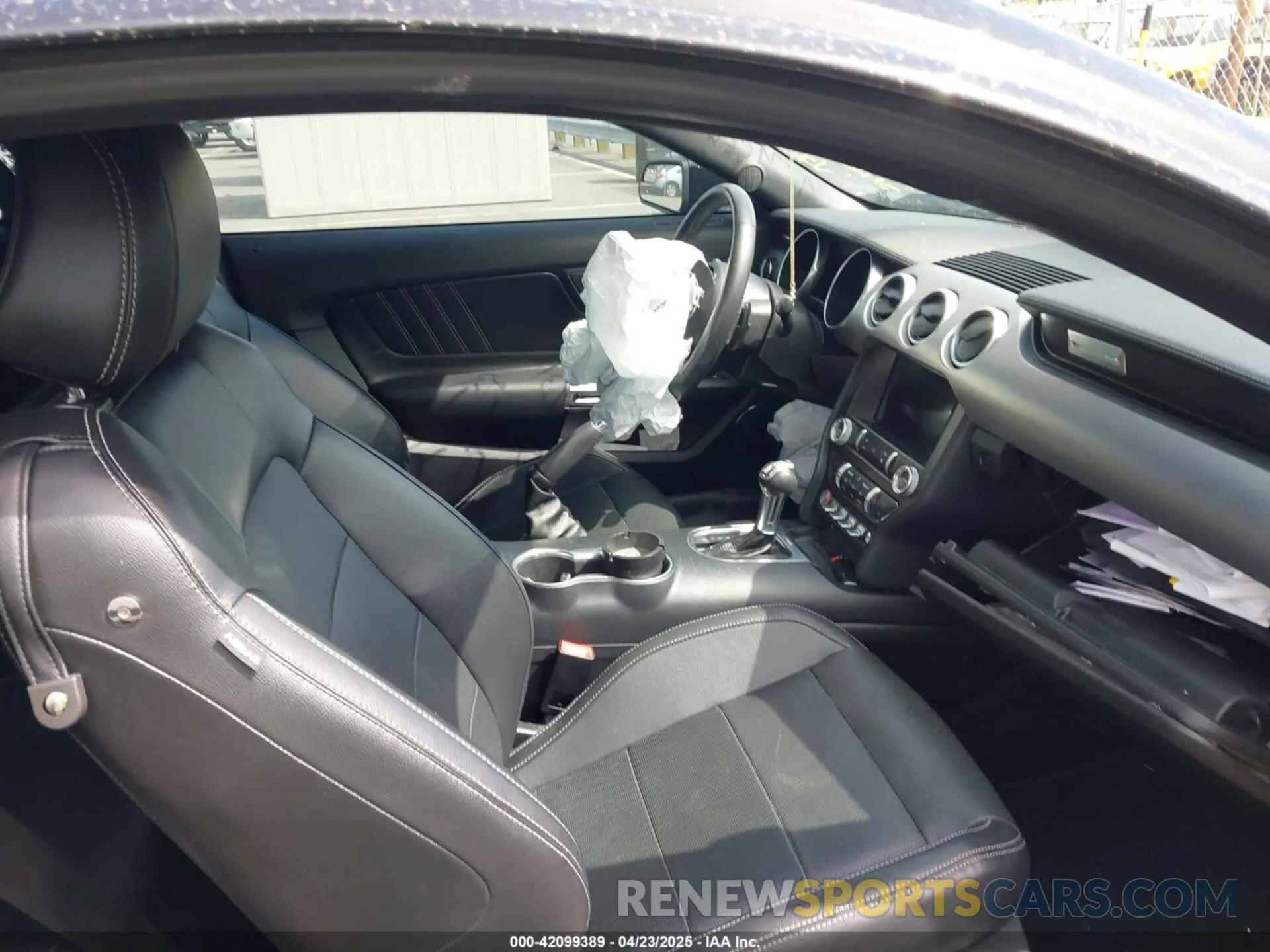 5 Photograph of a damaged car 1FA6P8CF6K5146855 FORD MUSTANG 2019