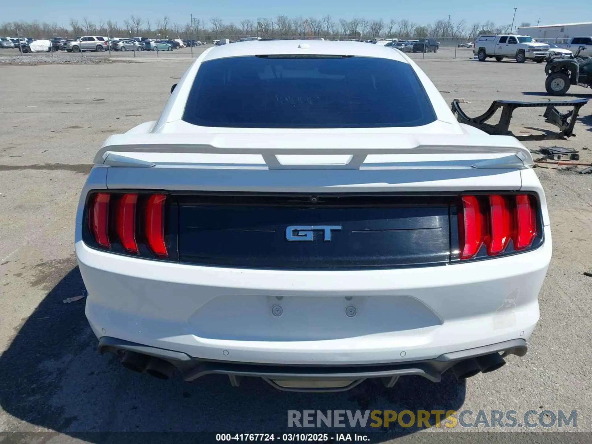 15 Photograph of a damaged car 1FA6P8CF6K5152462 FORD MUSTANG 2019