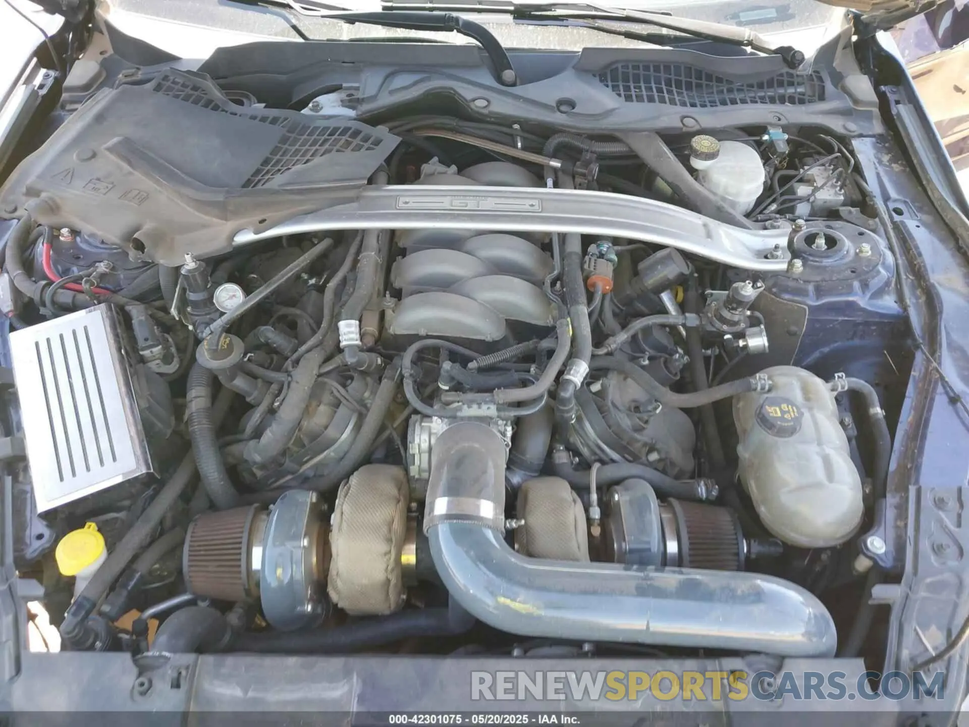 10 Photograph of a damaged car 1FA6P8CF6K5163459 FORD MUSTANG 2019