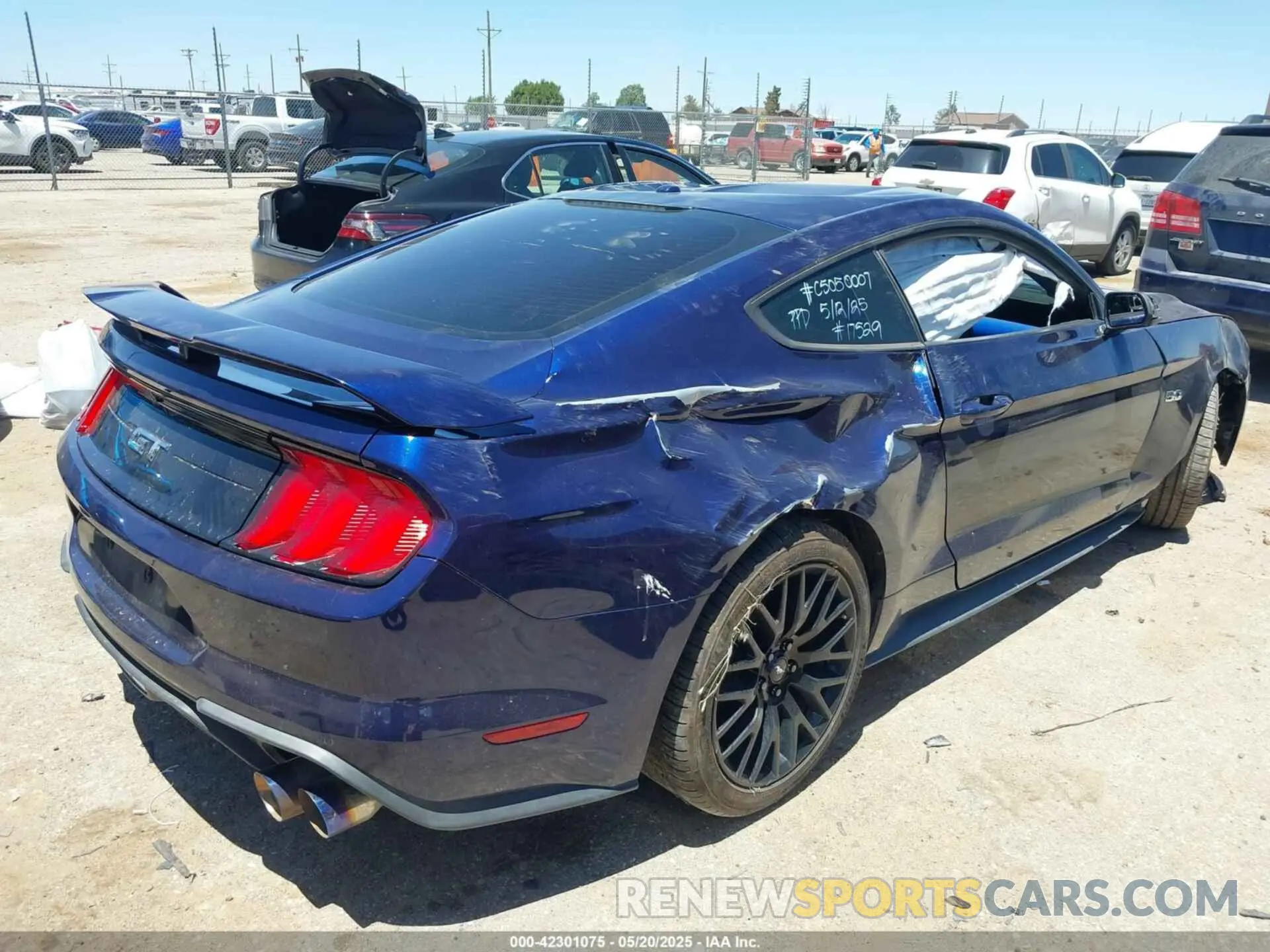 4 Photograph of a damaged car 1FA6P8CF6K5163459 FORD MUSTANG 2019
