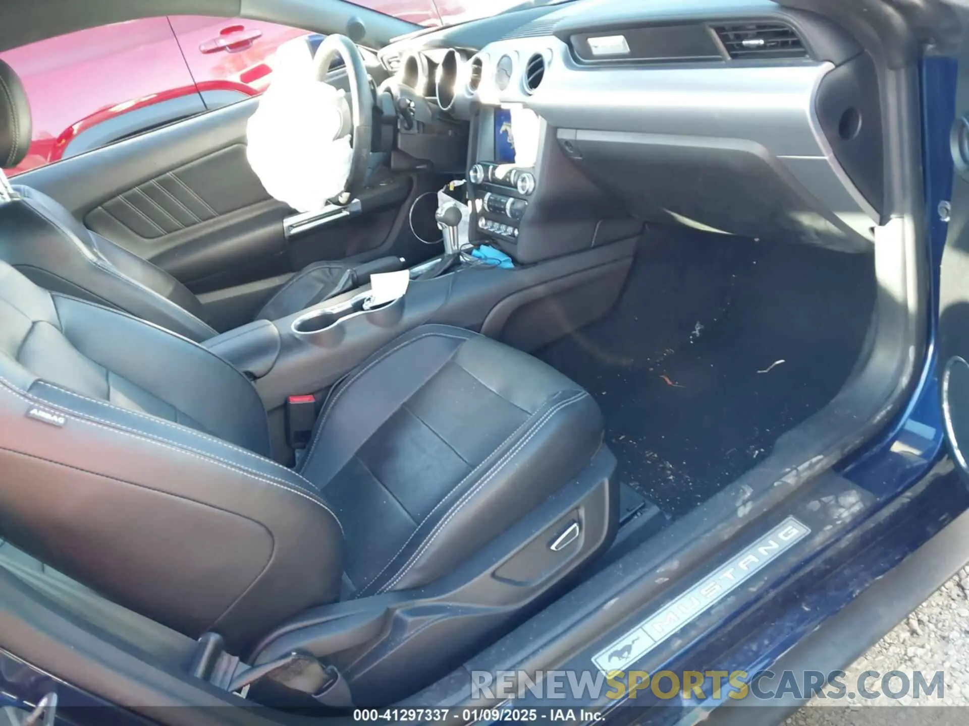 5 Photograph of a damaged car 1FA6P8CF6K5174221 FORD MUSTANG 2019