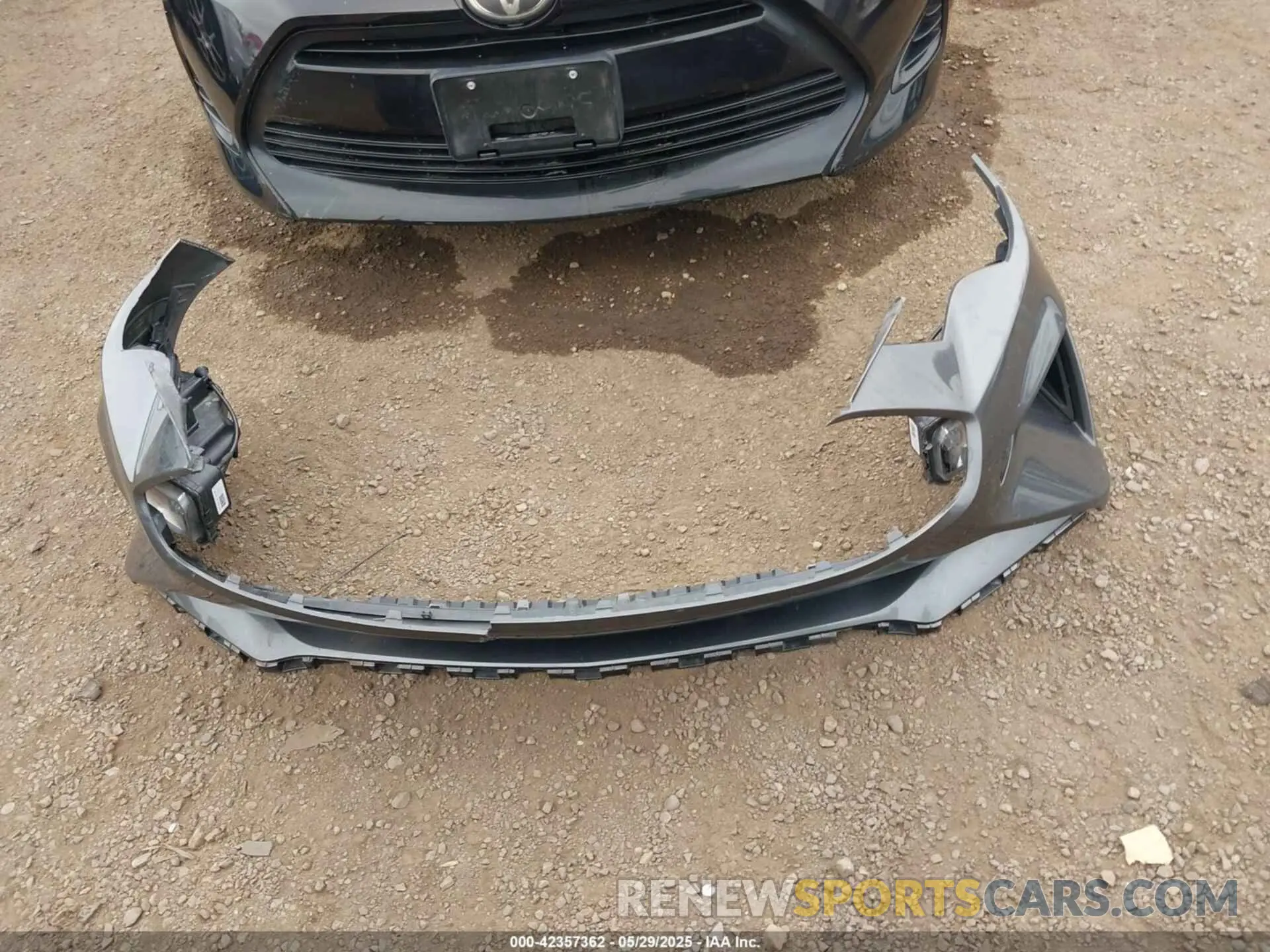12 Photograph of a damaged car 1FA6P8CF6K5203099 FORD MUSTANG 2019