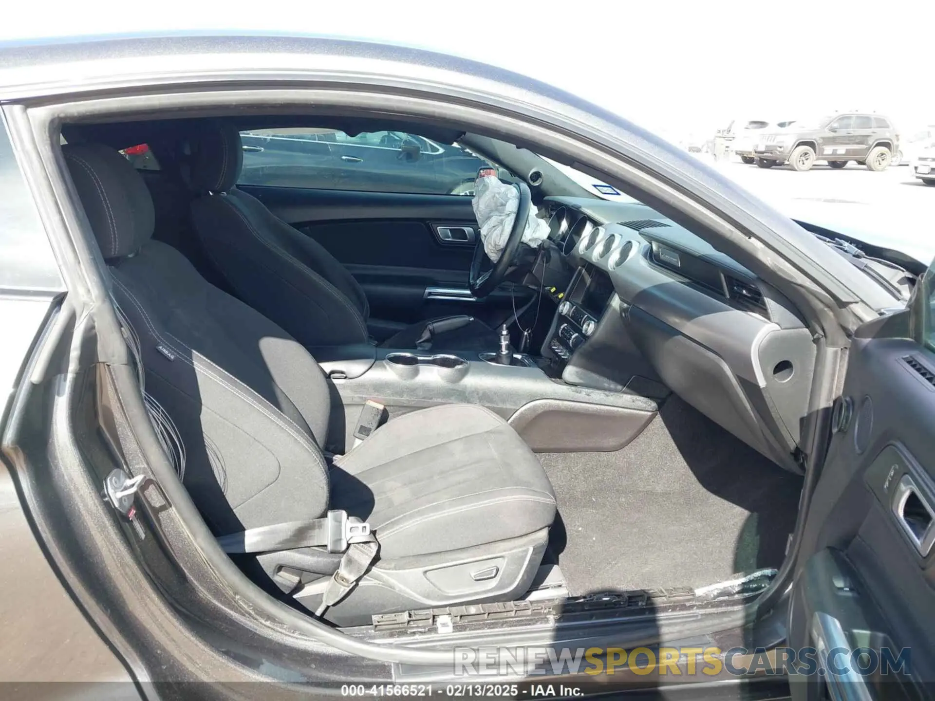 5 Photograph of a damaged car 1FA6P8CF7K5120541 FORD MUSTANG 2019