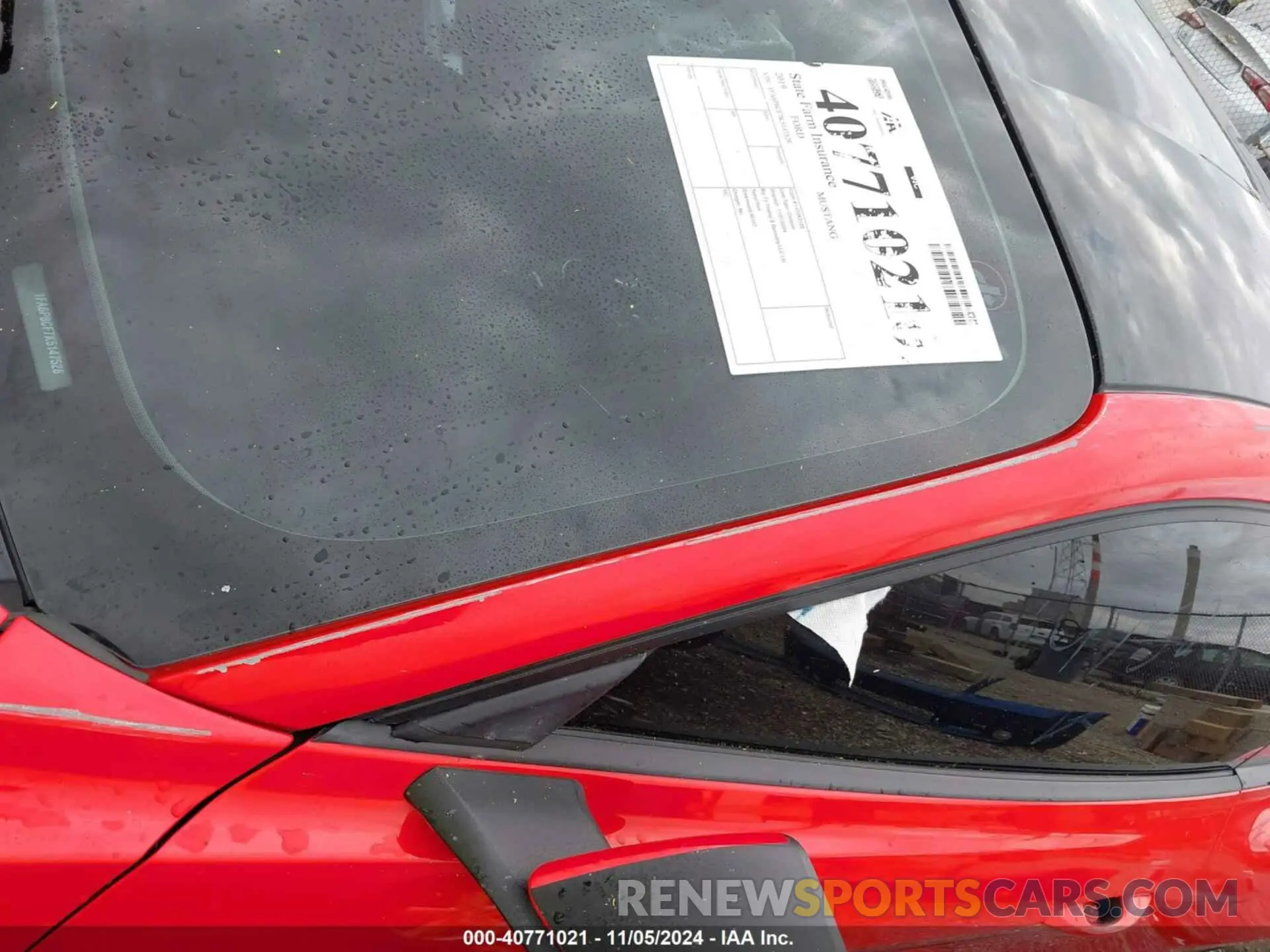 17 Photograph of a damaged car 1FA6P8CF7K5147528 FORD MUSTANG 2019