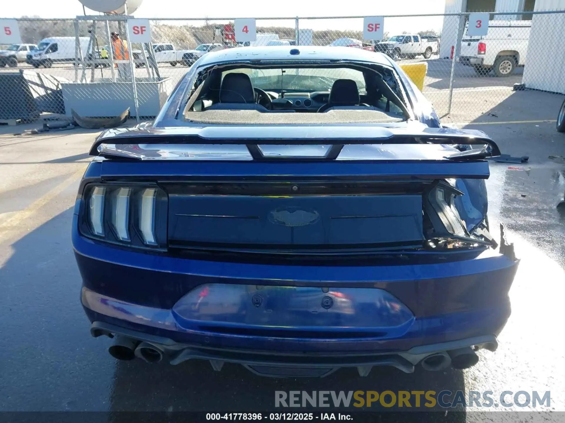 17 Photograph of a damaged car 1FA6P8CF7K5168301 FORD MUSTANG 2019
