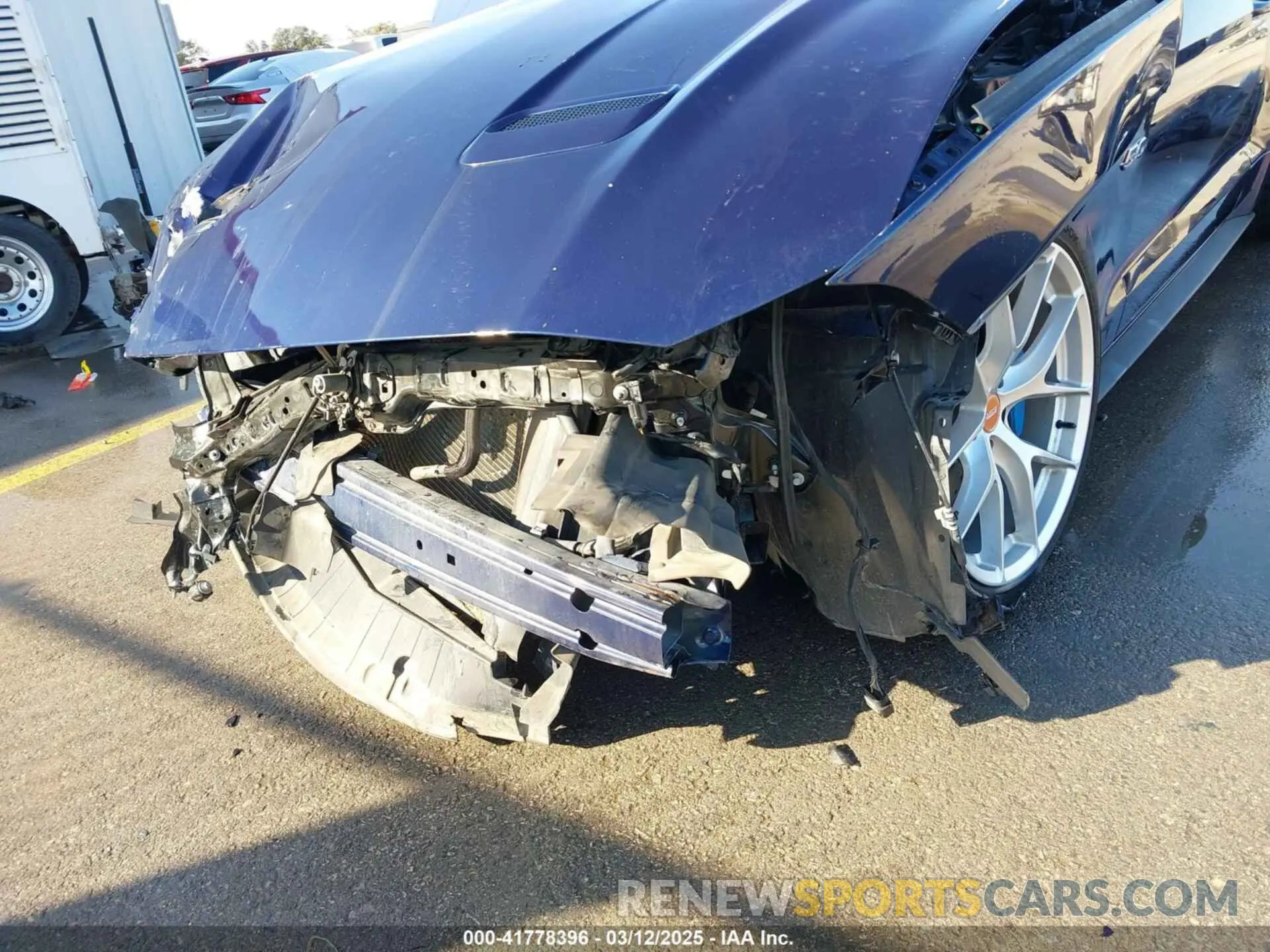 18 Photograph of a damaged car 1FA6P8CF7K5168301 FORD MUSTANG 2019