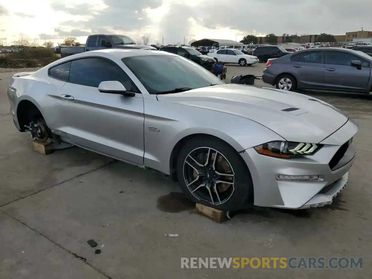 4 Photograph of a damaged car 1FA6P8CF8K5106664 FORD MUSTANG 2019