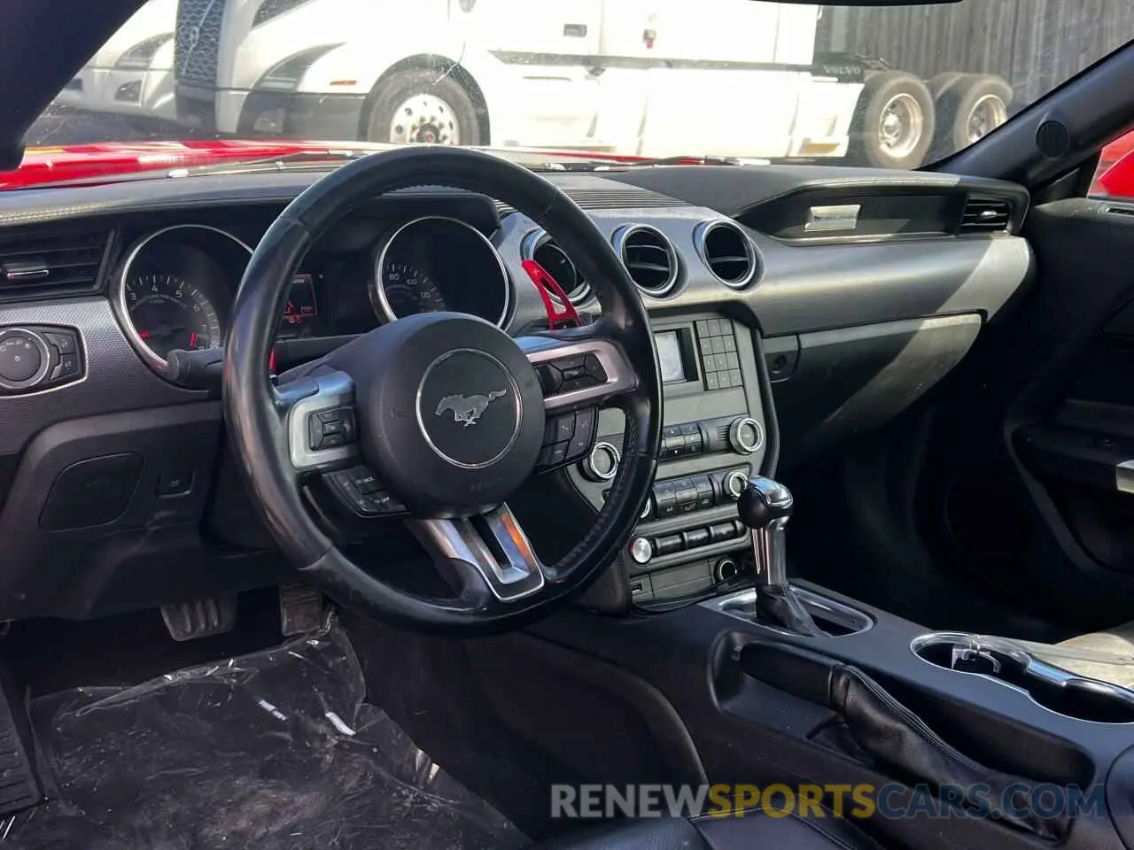 9 Photograph of a damaged car 1FA6P8CF8K5118569 FORD MUSTANG 2019