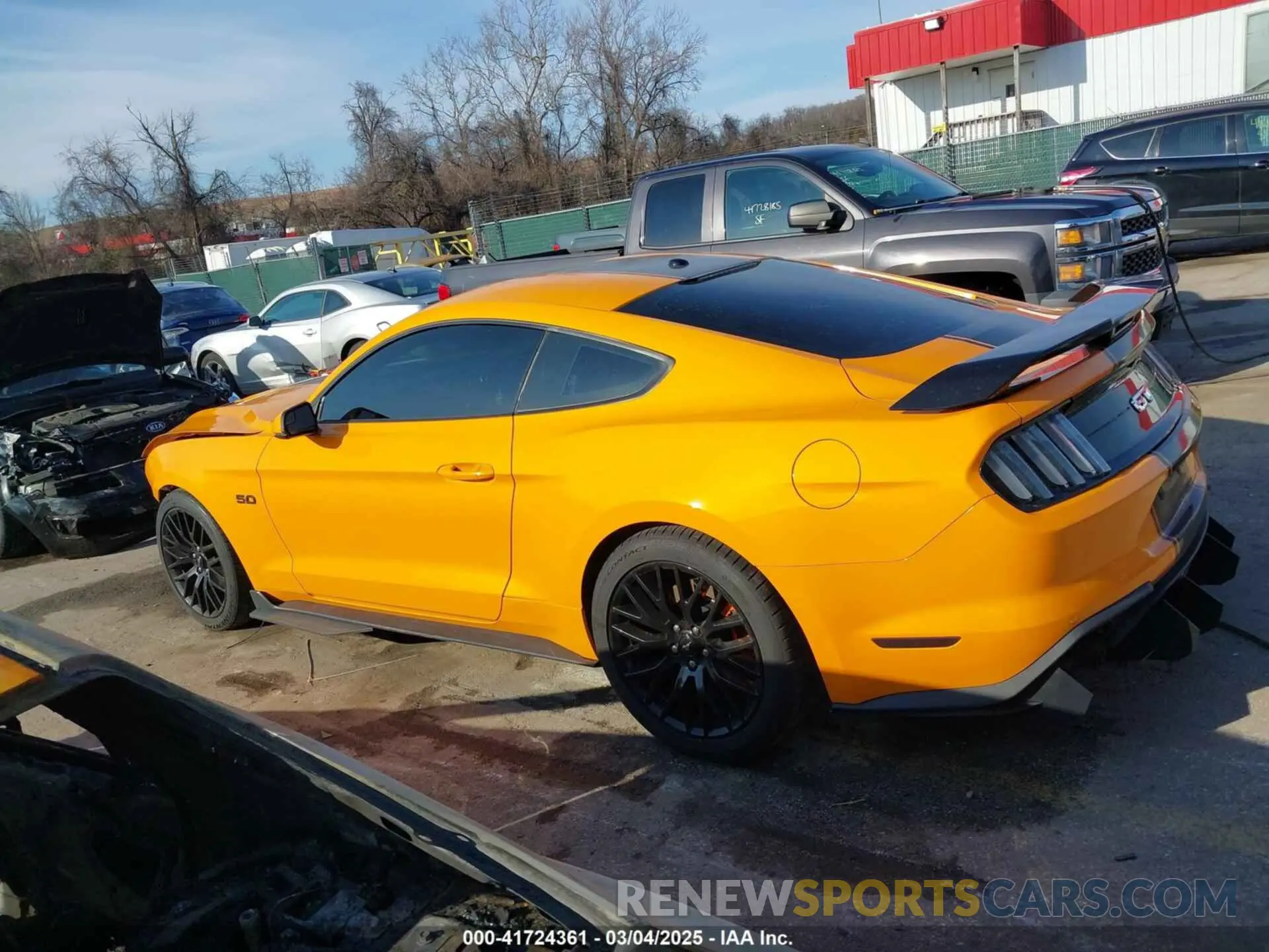15 Photograph of a damaged car 1FA6P8CF8K5158005 FORD MUSTANG 2019