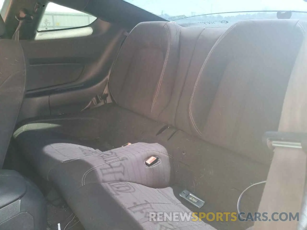 10 Photograph of a damaged car 1FA6P8CF8K5166539 FORD MUSTANG 2019