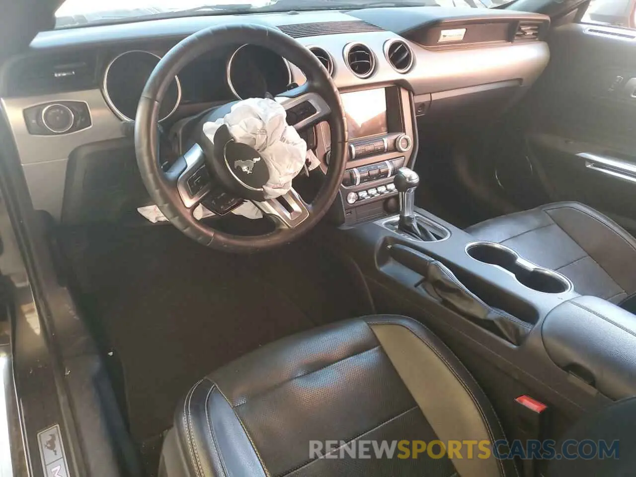 8 Photograph of a damaged car 1FA6P8CF8K5182790 FORD MUSTANG 2019