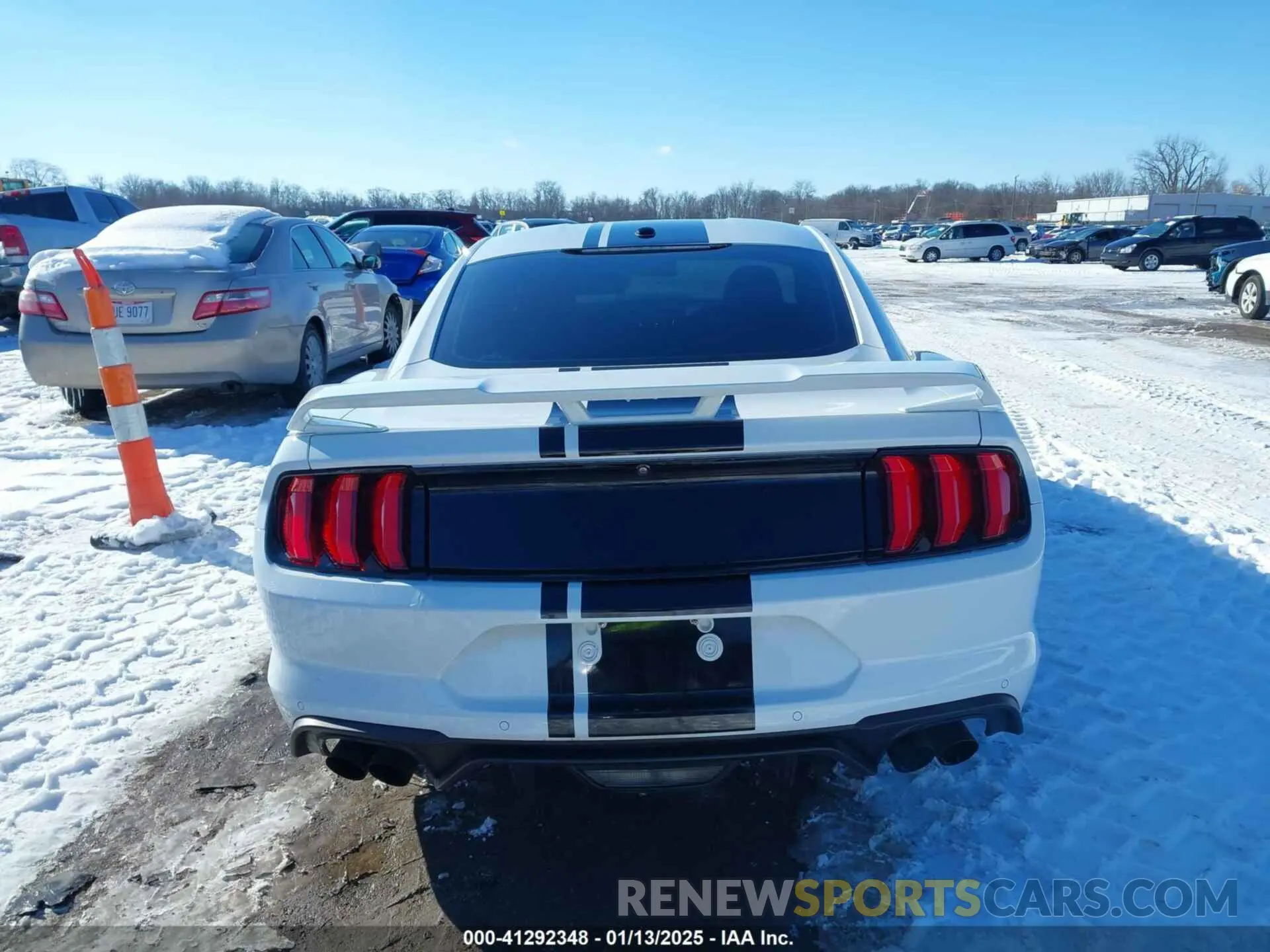 16 Photograph of a damaged car 1FA6P8CF9K5129953 FORD MUSTANG 2019