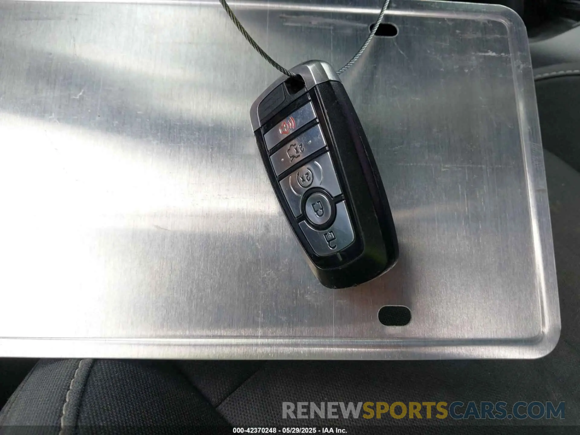 11 Photograph of a damaged car 1FA6P8CFXK5117889 FORD MUSTANG 2019