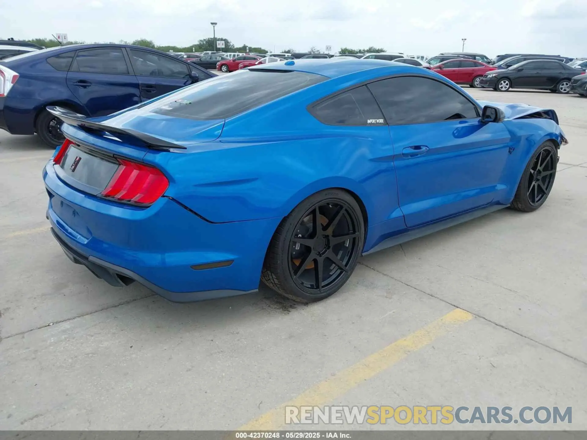 4 Photograph of a damaged car 1FA6P8CFXK5117889 FORD MUSTANG 2019