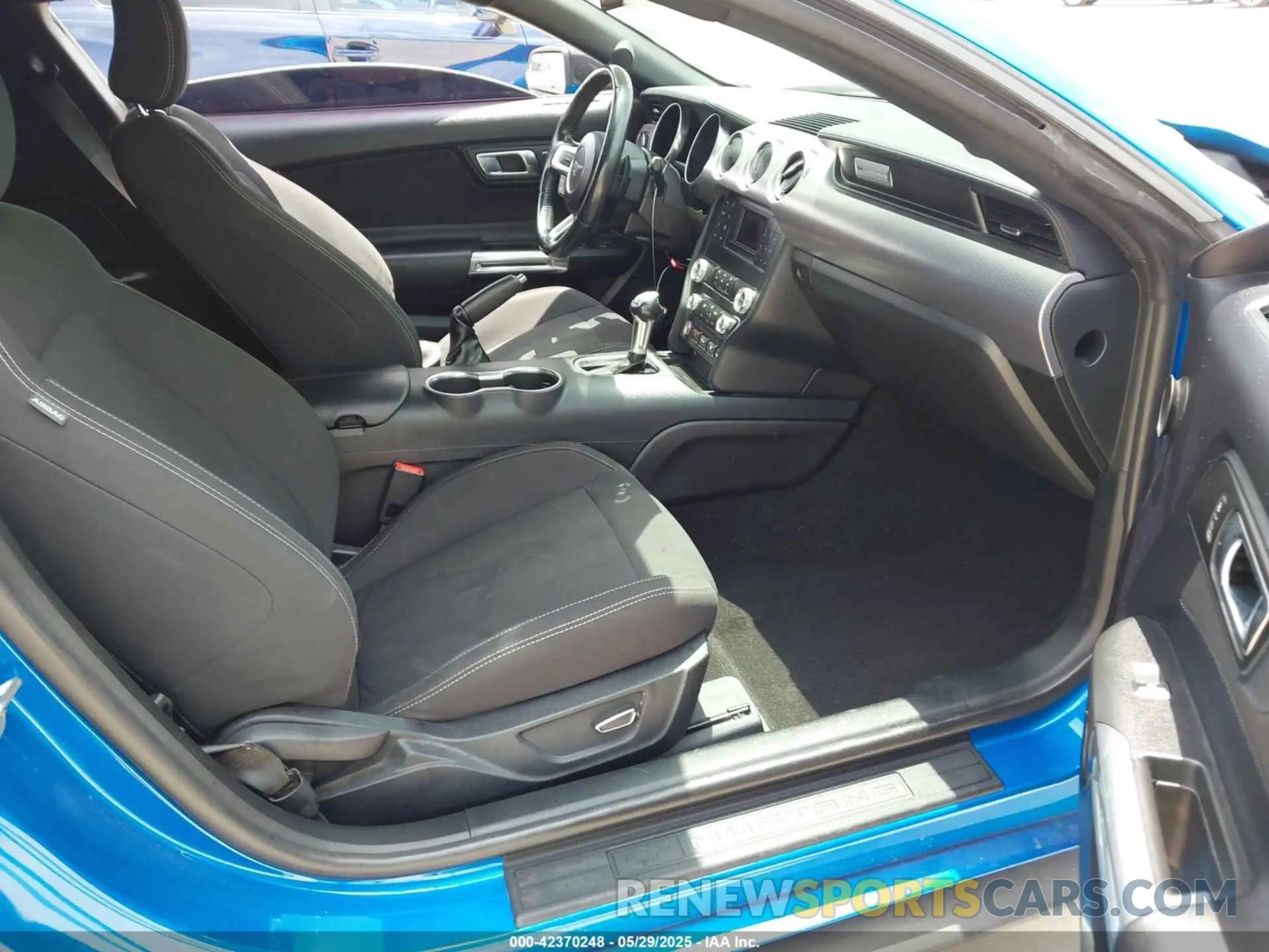 5 Photograph of a damaged car 1FA6P8CFXK5117889 FORD MUSTANG 2019