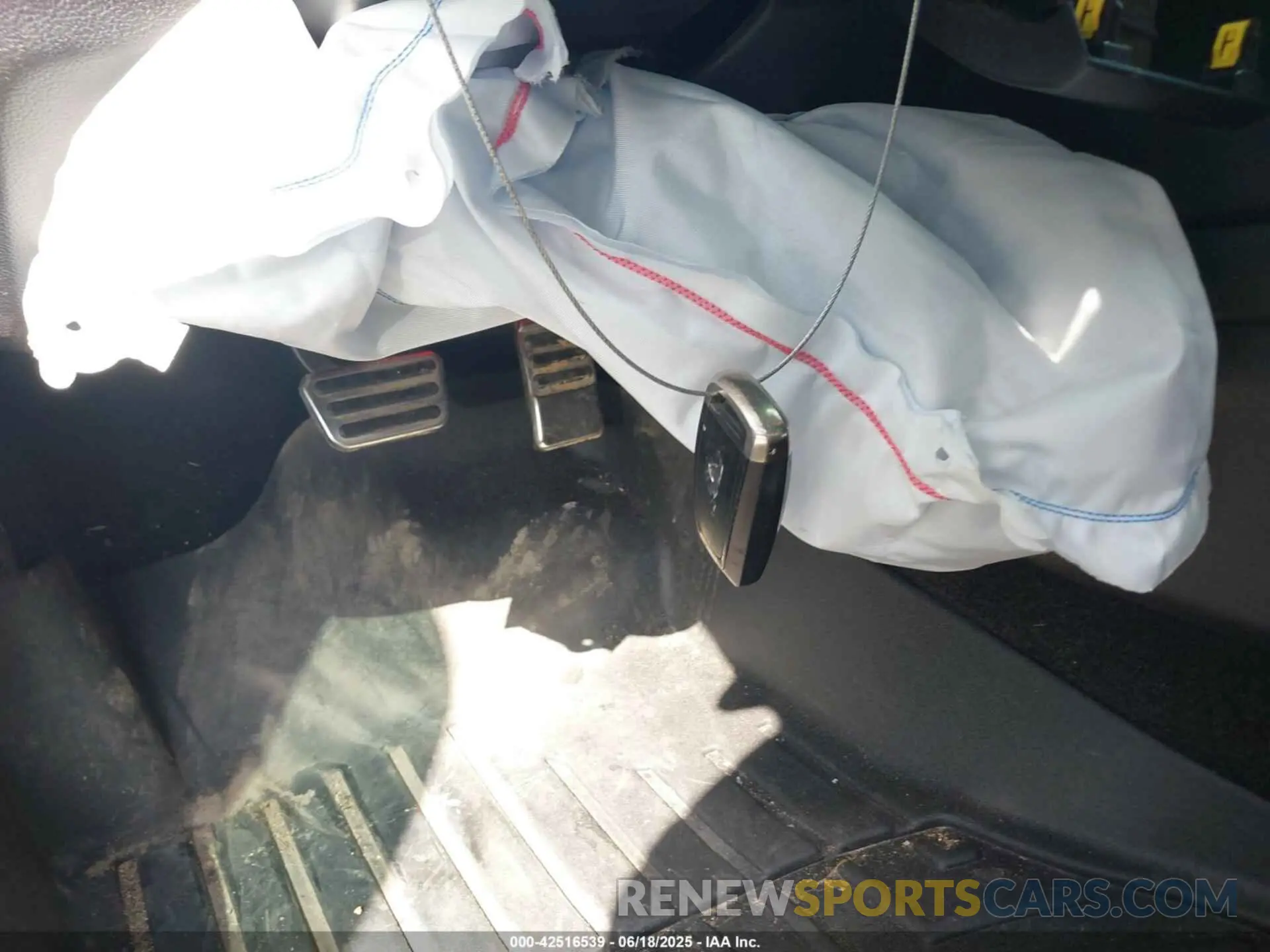 11 Photograph of a damaged car 1FA6P8CFXK5151458 FORD MUSTANG 2019