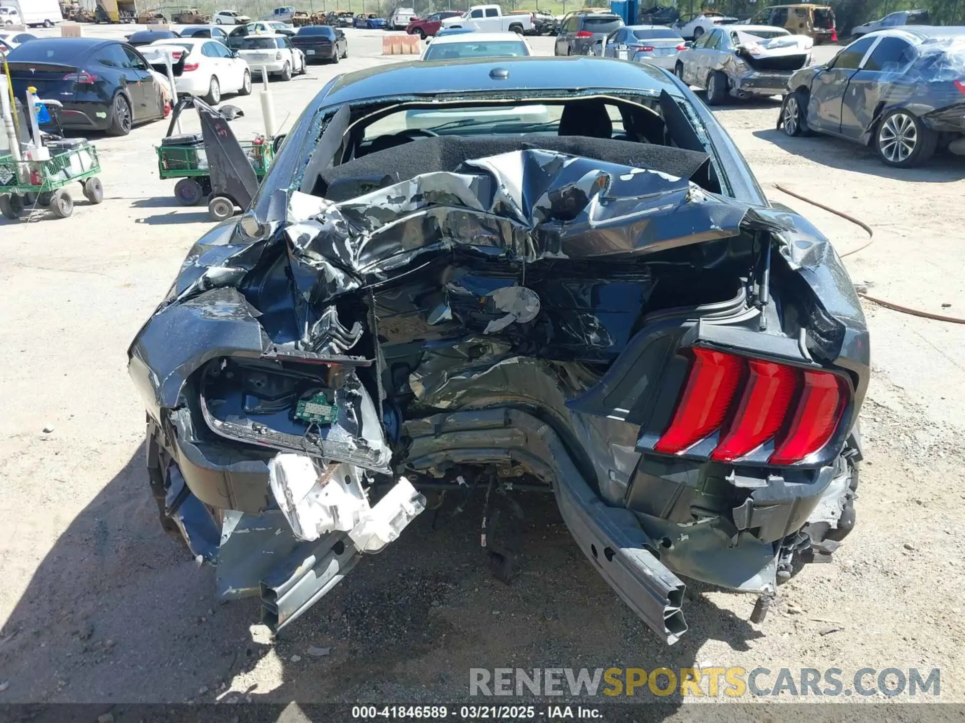 15 Photograph of a damaged car 1FA6P8CFXK5178319 FORD MUSTANG 2019
