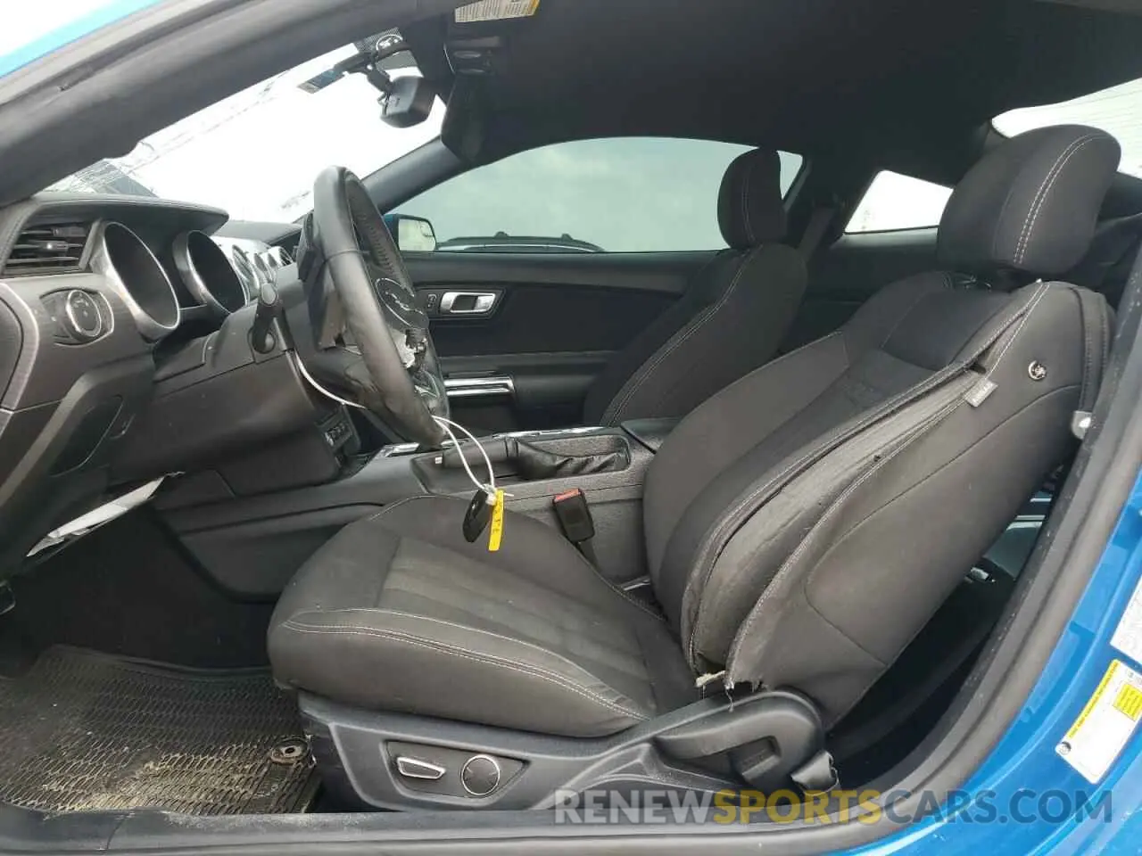 7 Photograph of a damaged car 1FA6P8CFXK5203221 FORD MUSTANG 2019