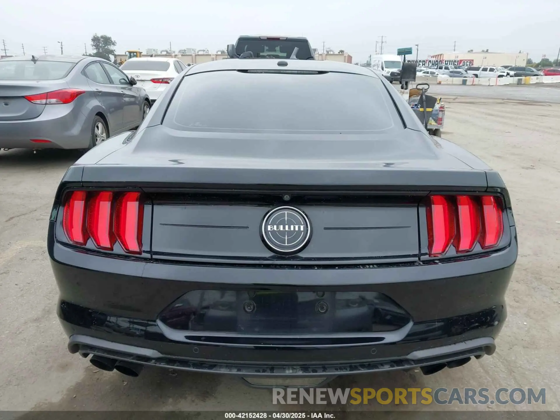 17 Photograph of a damaged car 1FA6P8K08K5505359 FORD MUSTANG 2019