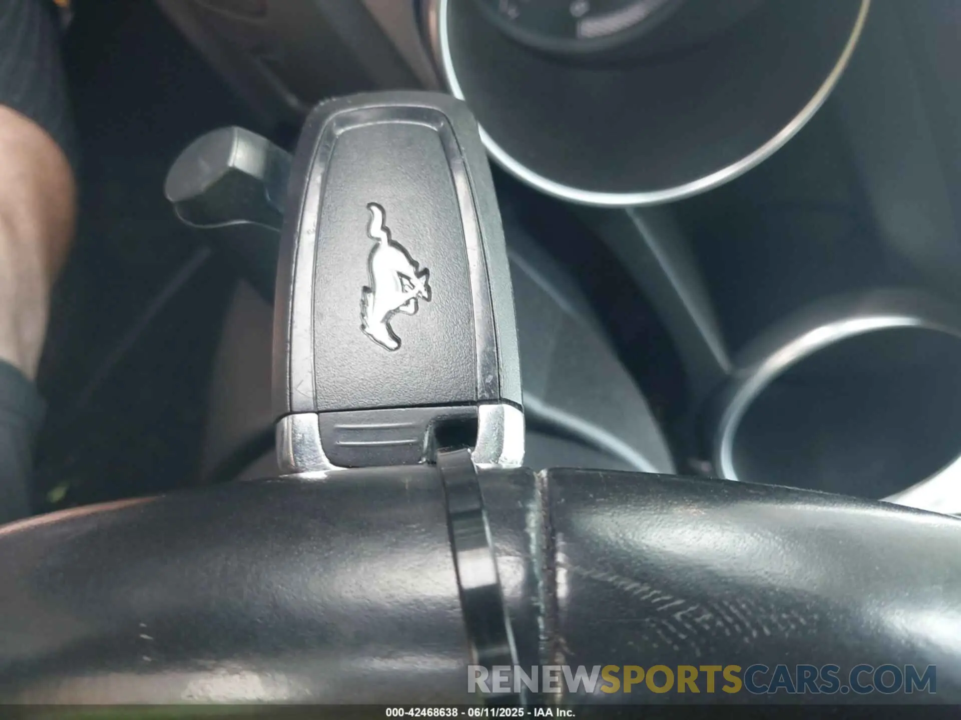 11 Photograph of a damaged car 1FA6P8TH0K5172014 FORD MUSTANG 2019