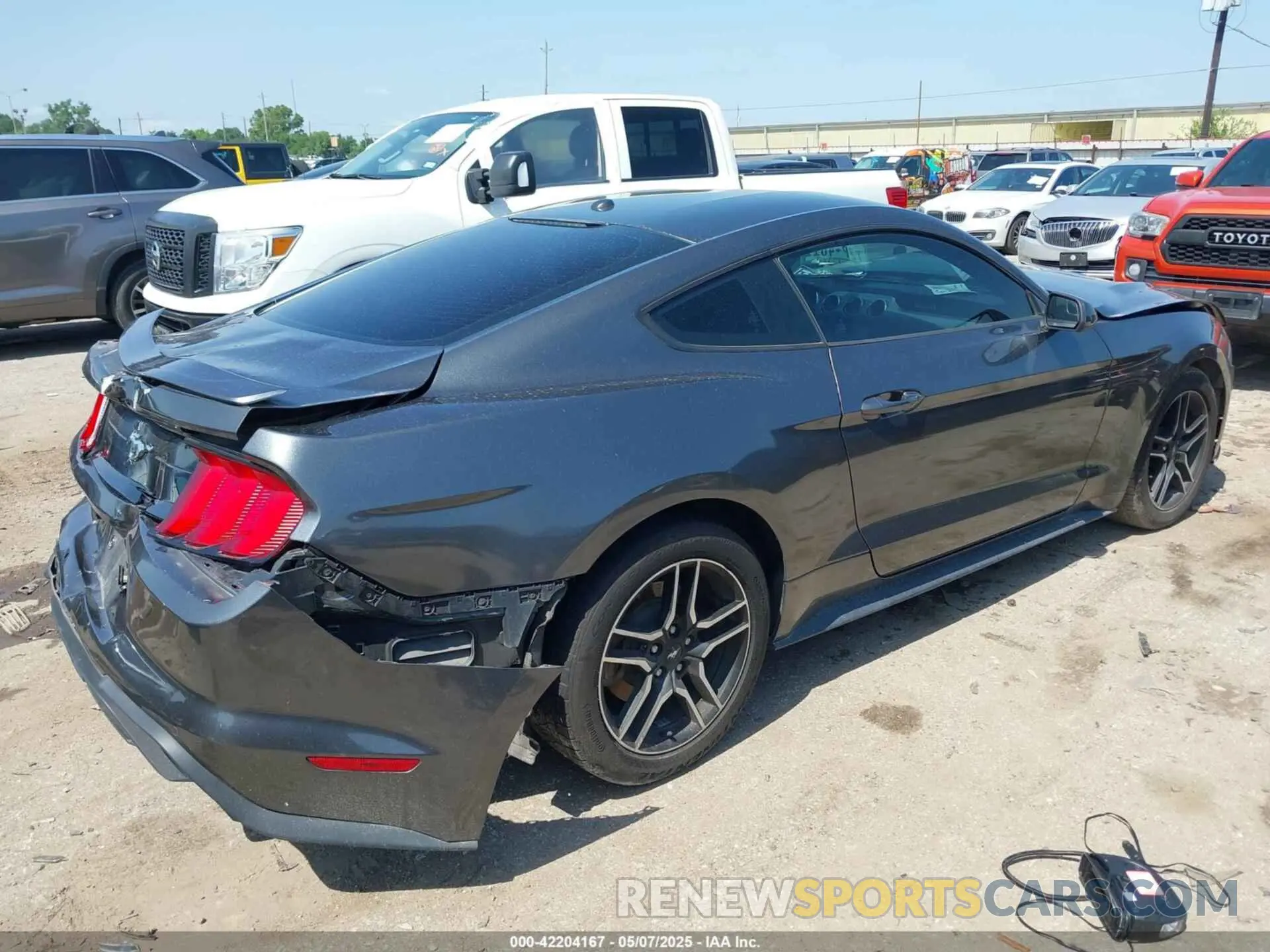 4 Photograph of a damaged car 1FA6P8TH1K5118026 FORD MUSTANG 2019