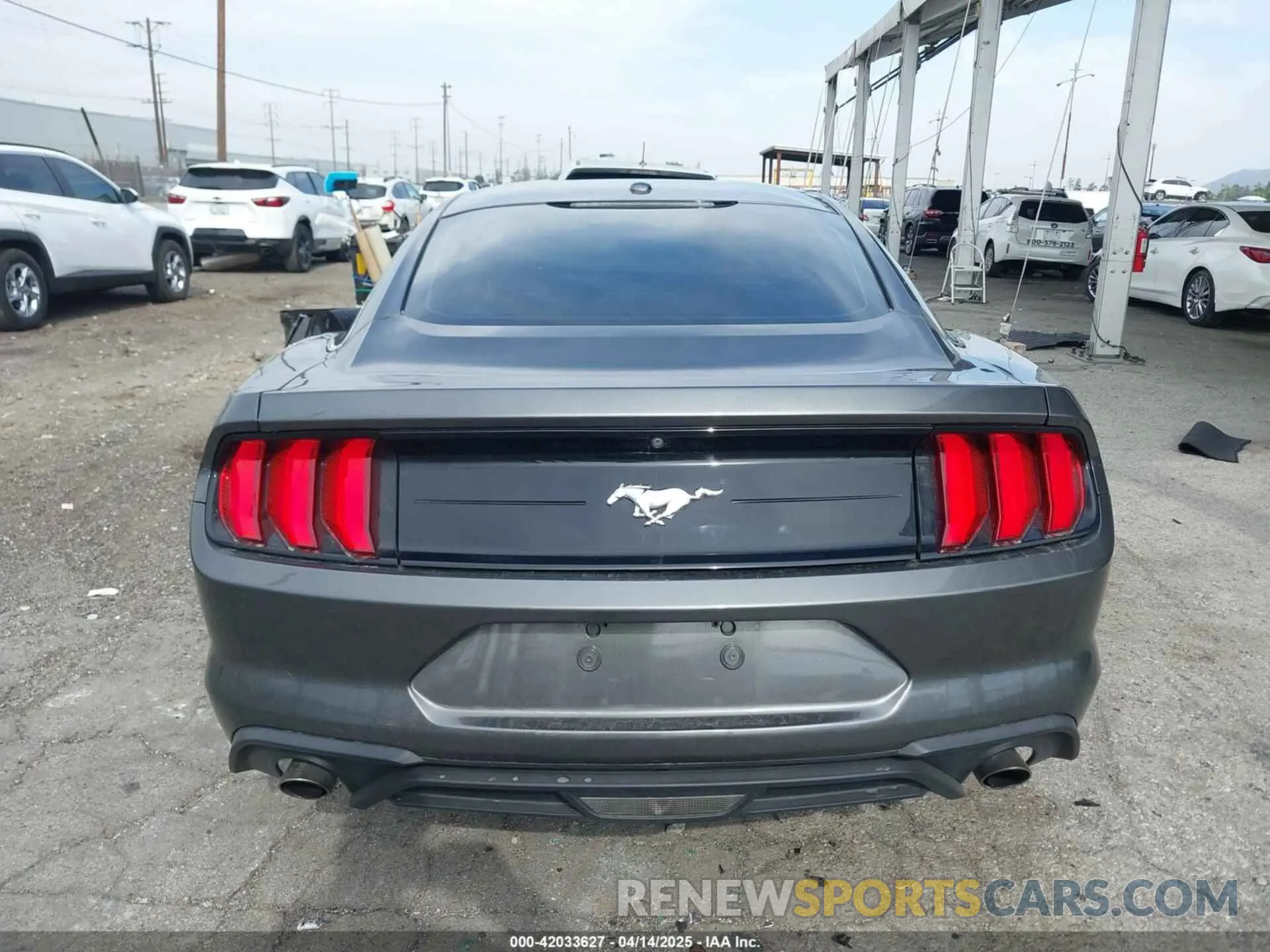15 Photograph of a damaged car 1FA6P8TH2K5119105 FORD MUSTANG 2019