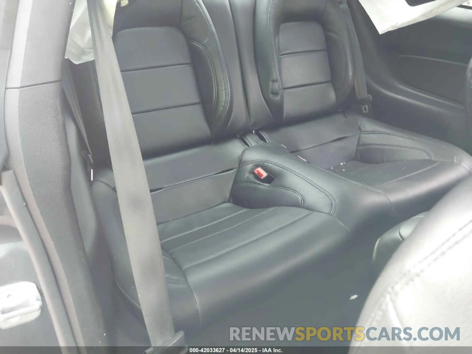 8 Photograph of a damaged car 1FA6P8TH2K5119105 FORD MUSTANG 2019